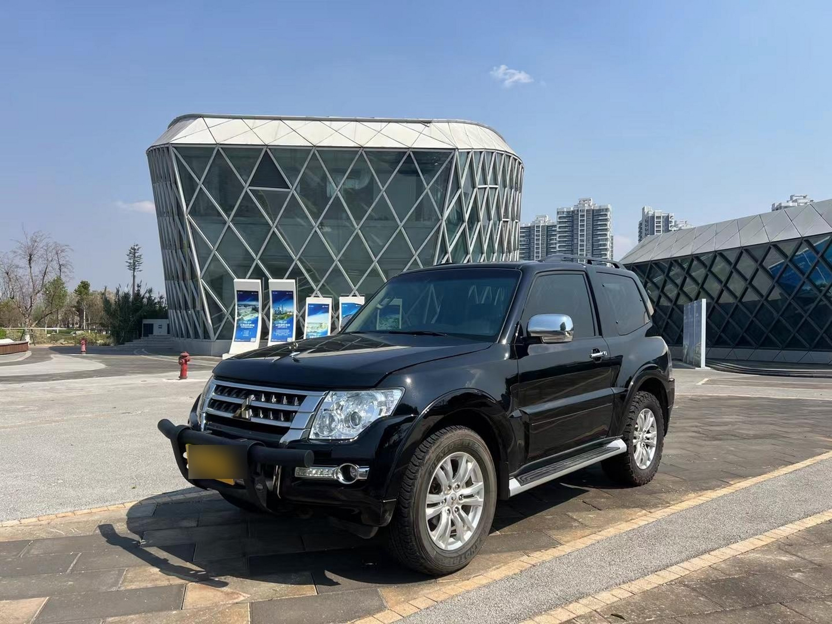 三菱 帕杰罗 金标三门版v87,2019年差几天上牌,6缸3.