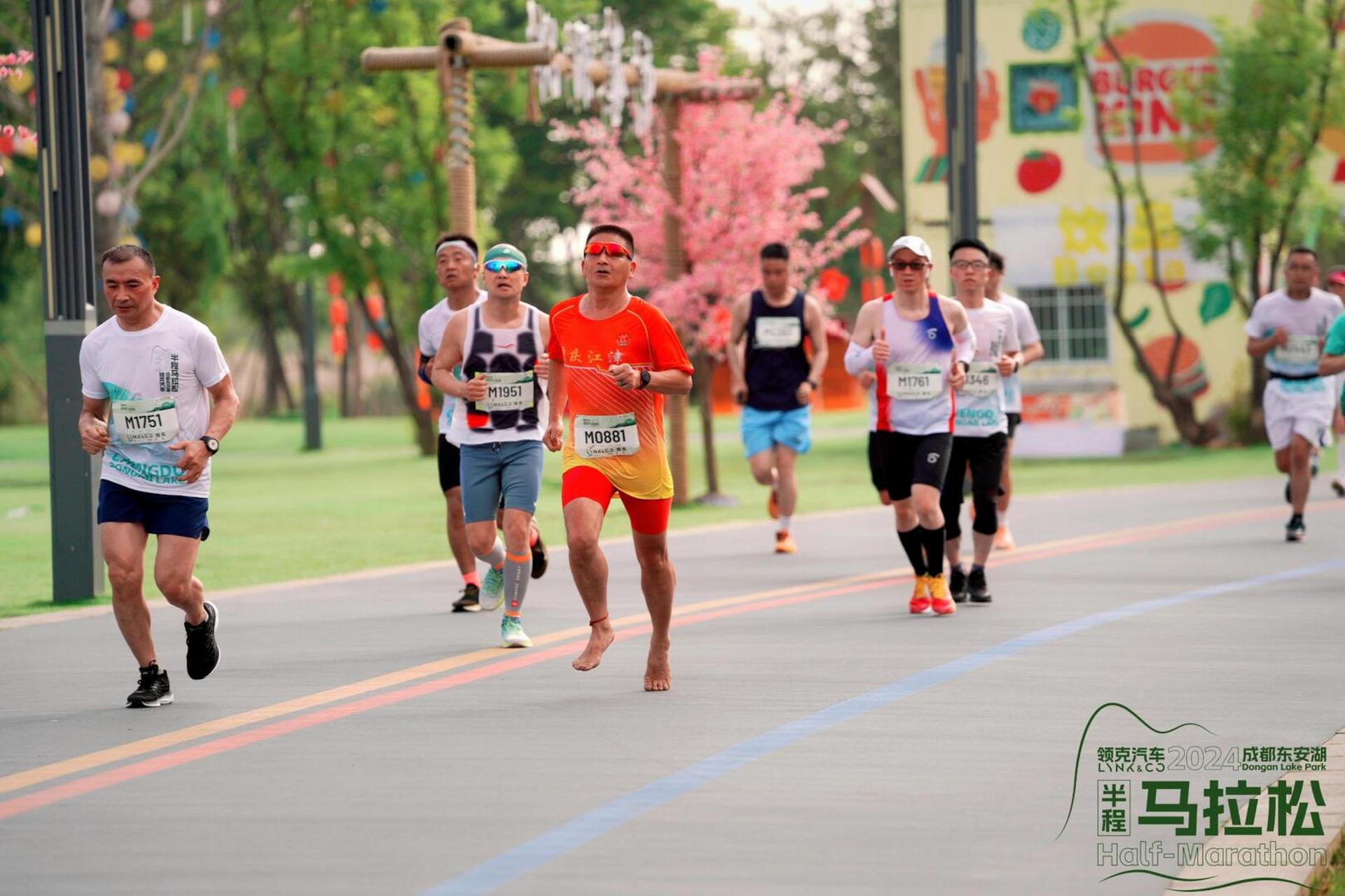 开跑就是马拉松##交换2023跑步回忆# 五十老汉拉爆一众年轻人