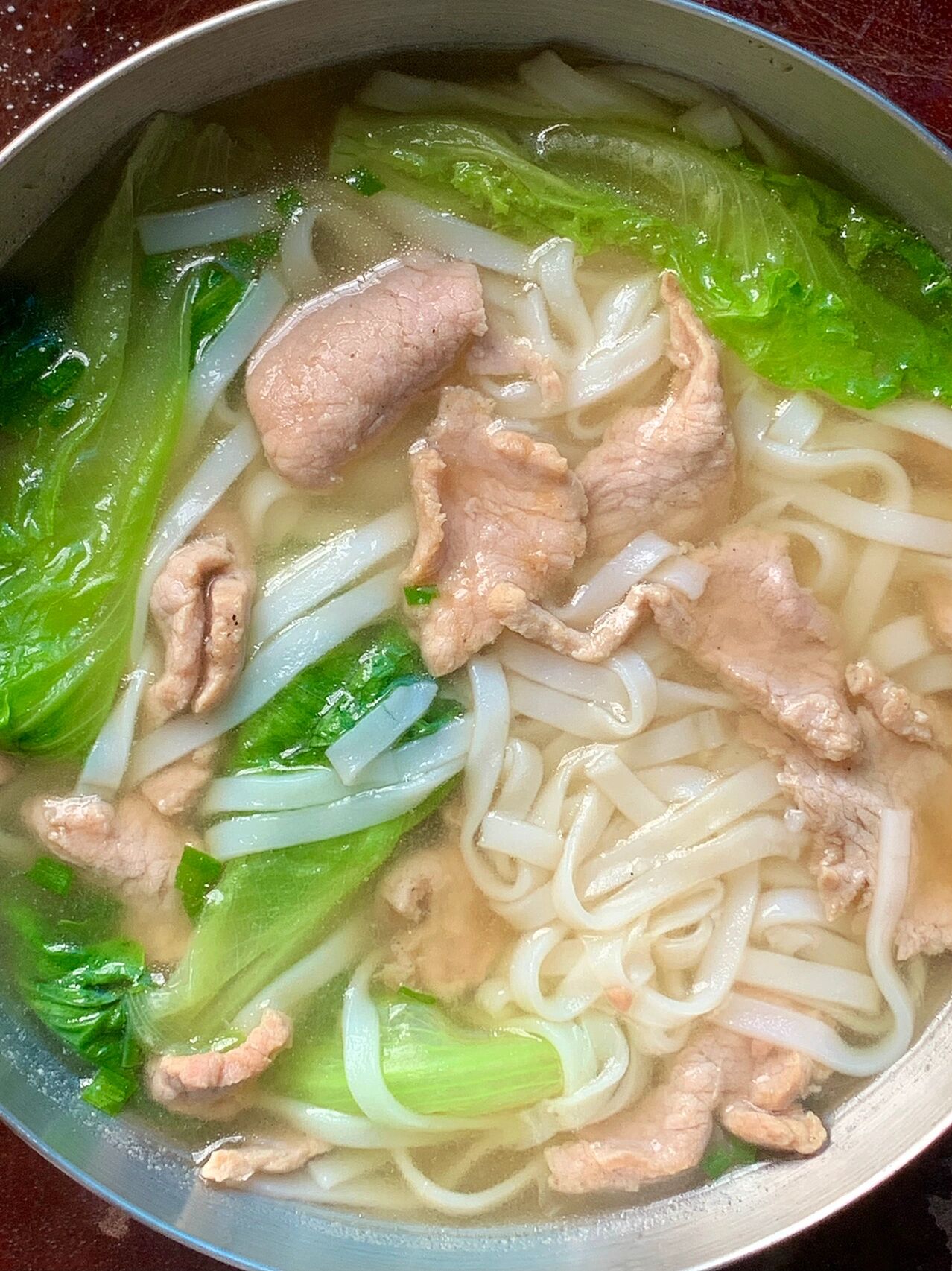 谁能拒绝这么一碗汤鲜味美的瘦肉汤河粉啊