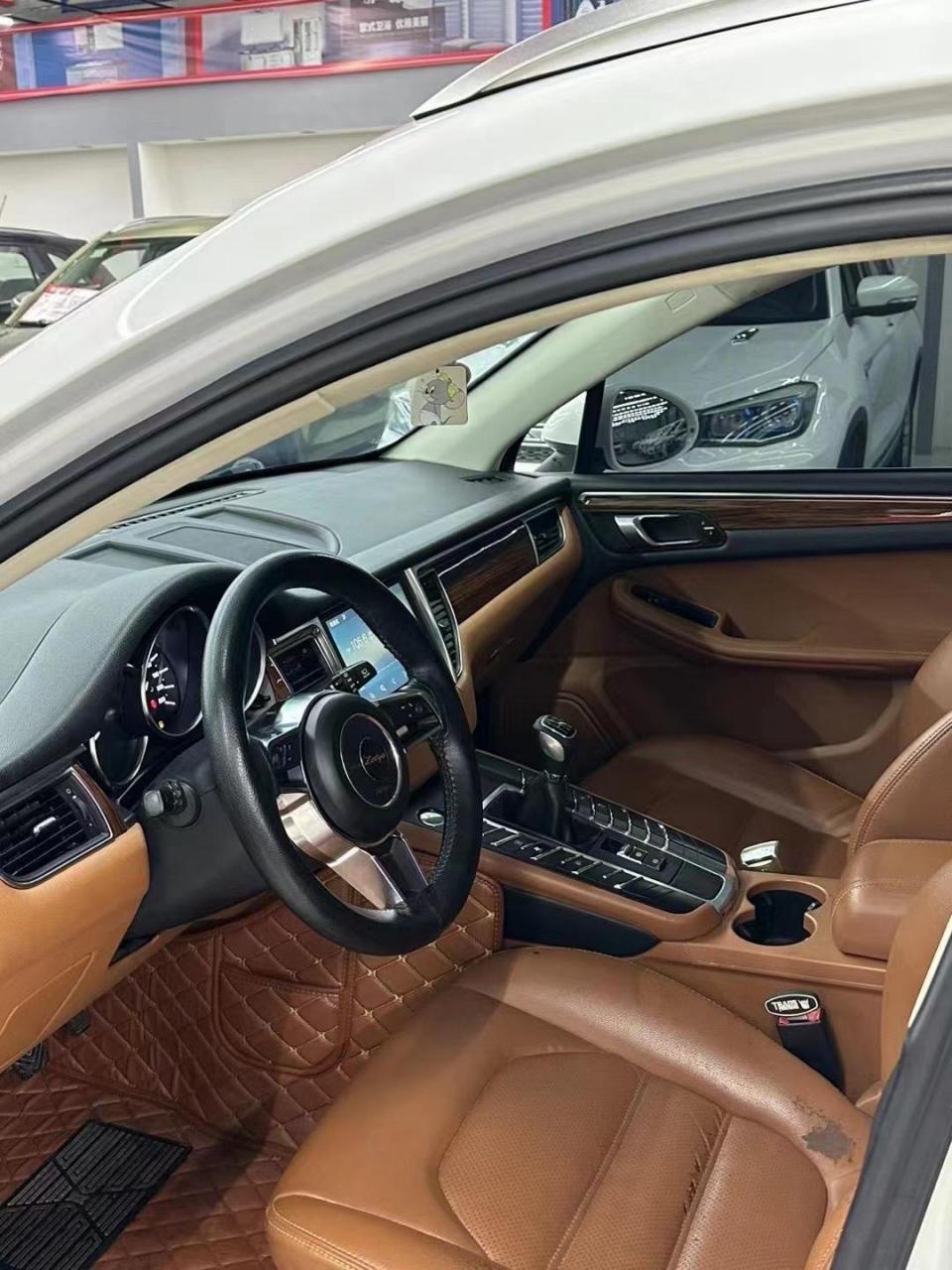 新到17年保时泰,众泰sr9,2.0手动挡