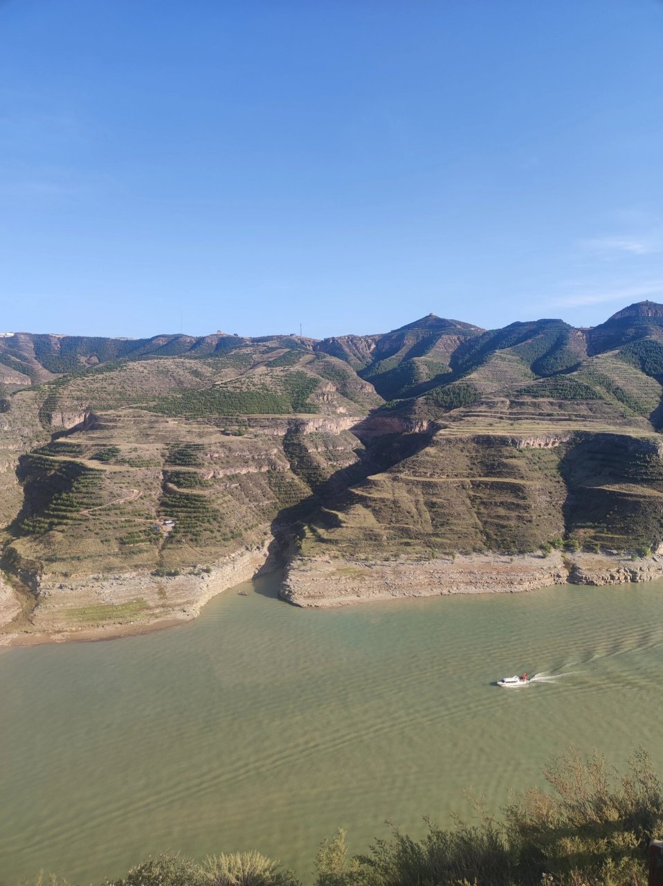 准格尔旗黄河大峡谷一日游总结 1,我们去的黄河大峡谷位于鄂尔多斯市