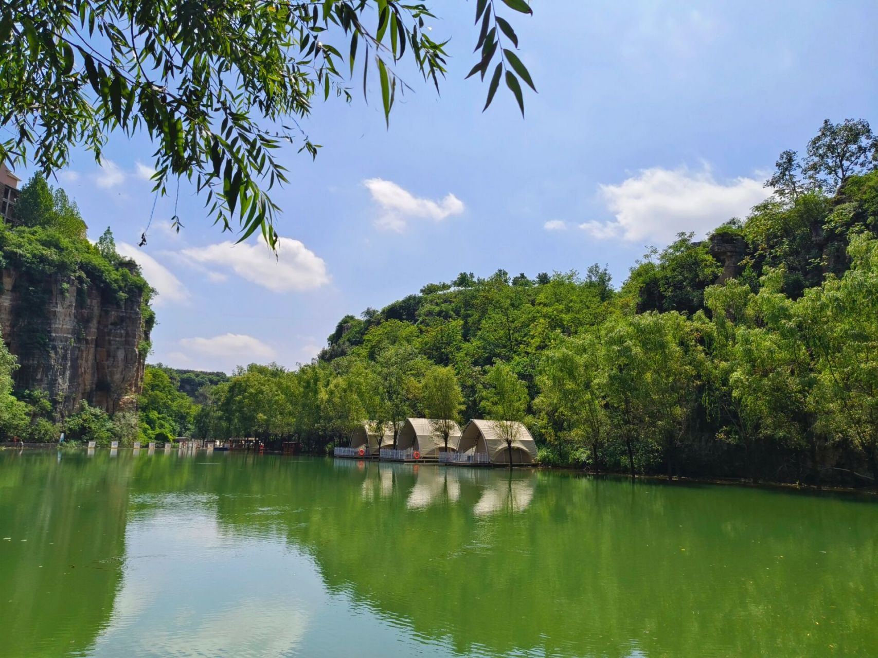 满城龙门峡谷一日游 远离城市的喧嚣 想去游山玩水 来到了距离保定