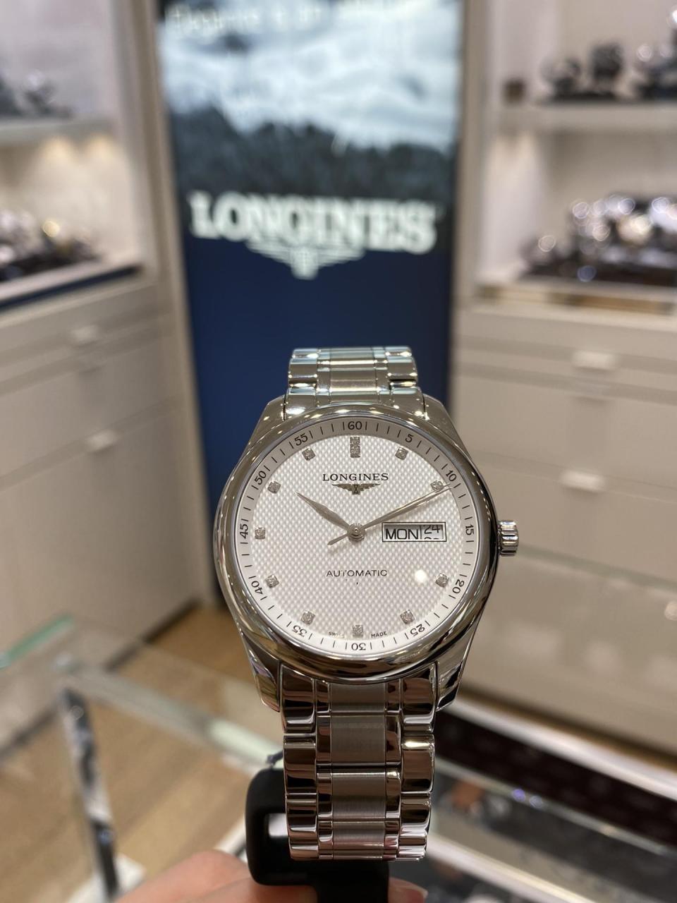 浪琴名匠系列男款机械表.