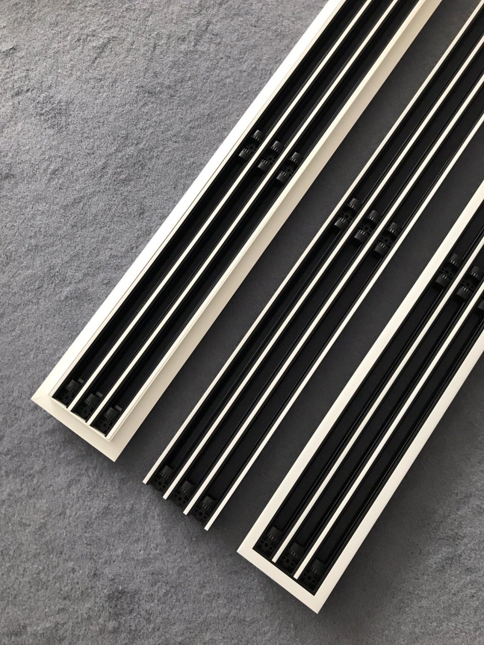 预埋款爪型风口 一爪固定宽度(高度):50 mm 两爪固定宽度(高度)