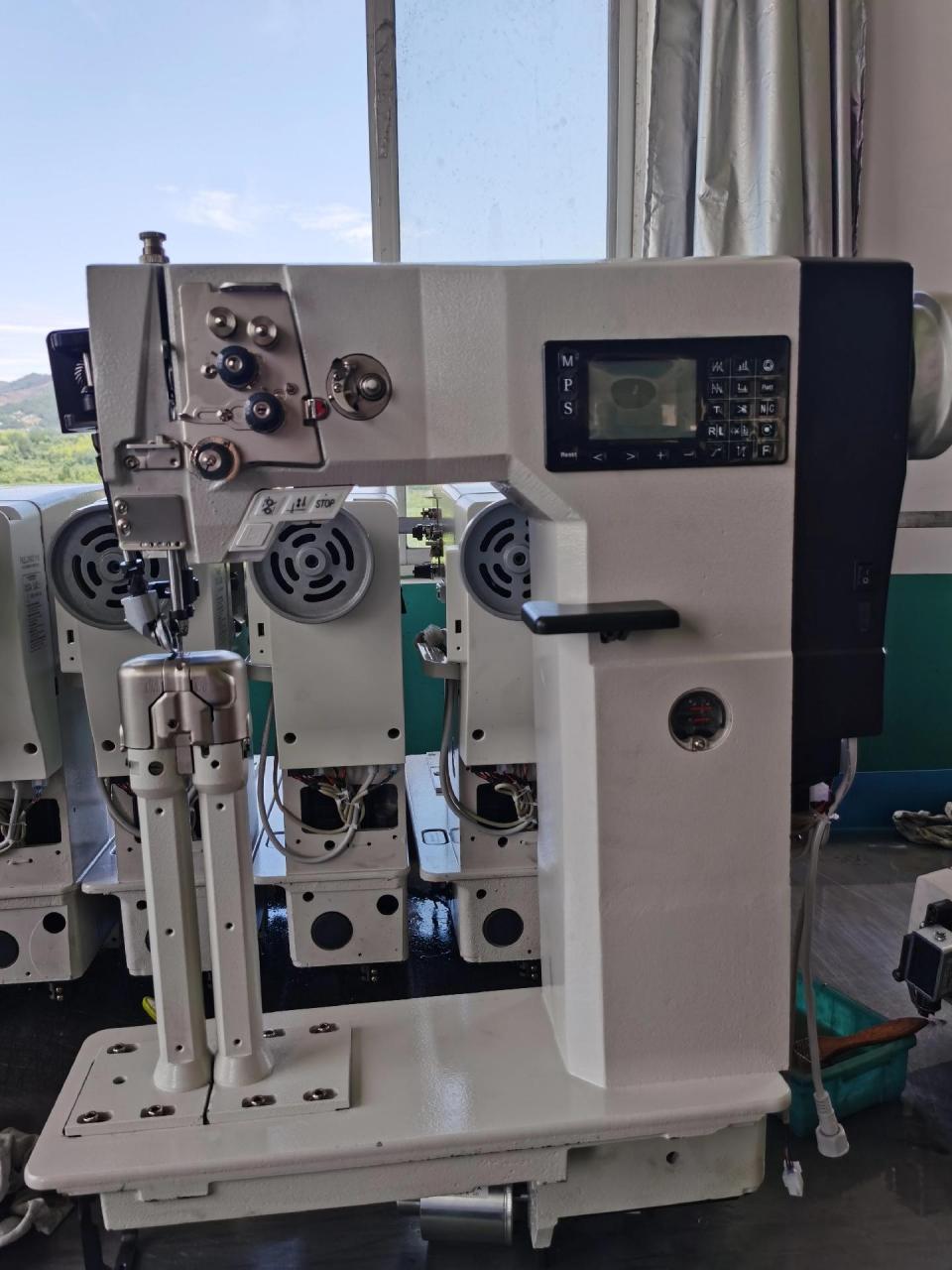 创作灵感 步进双针细柱电脑罗拉车