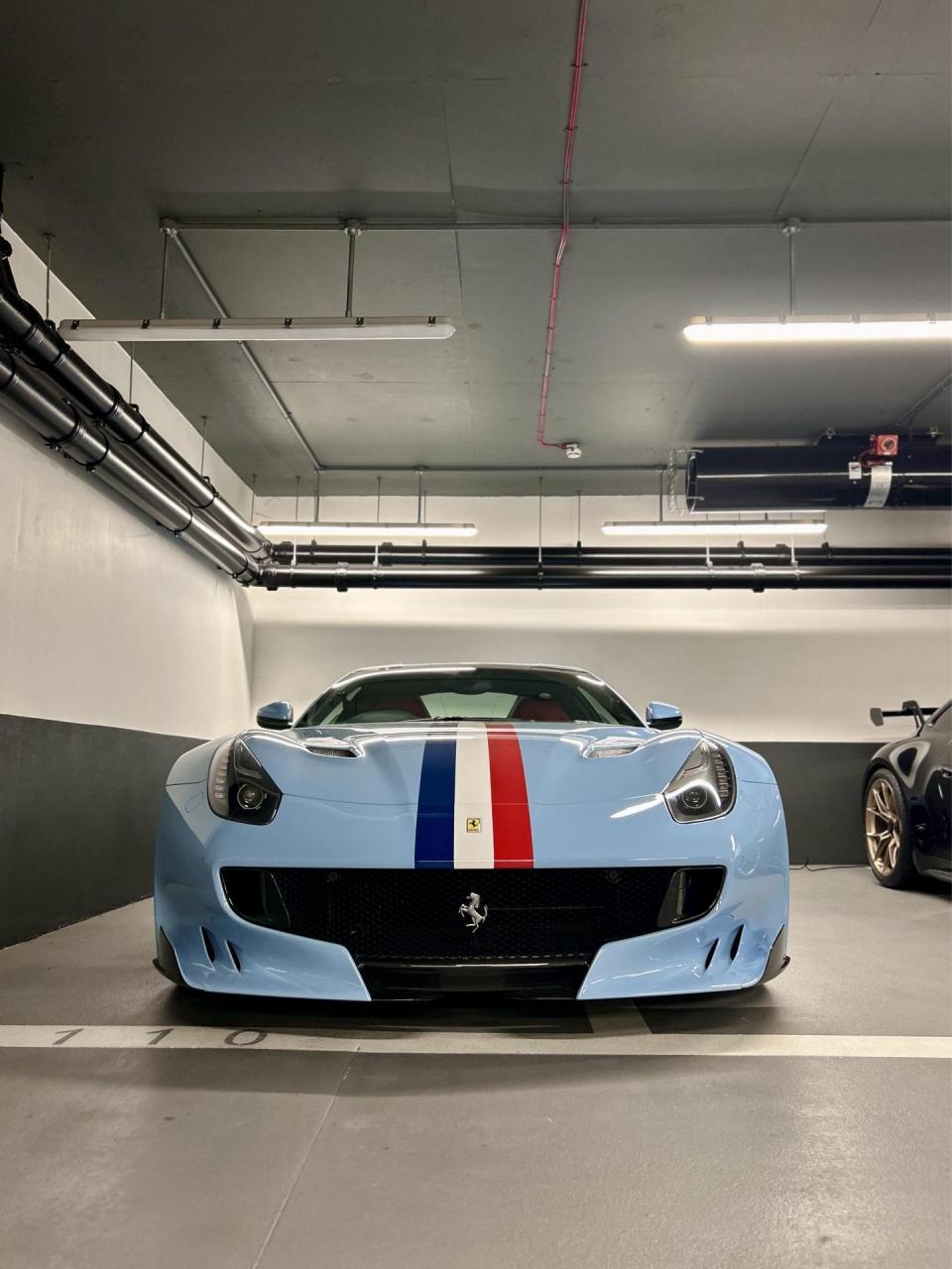 "选它还是812c?" ferrari f12 tdf