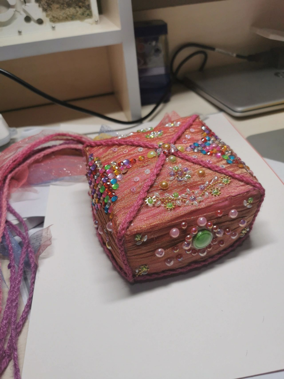 手工新疆维吾尔族小帽子 临时做一顶小帽子 材料用到 海绵纸 丝带