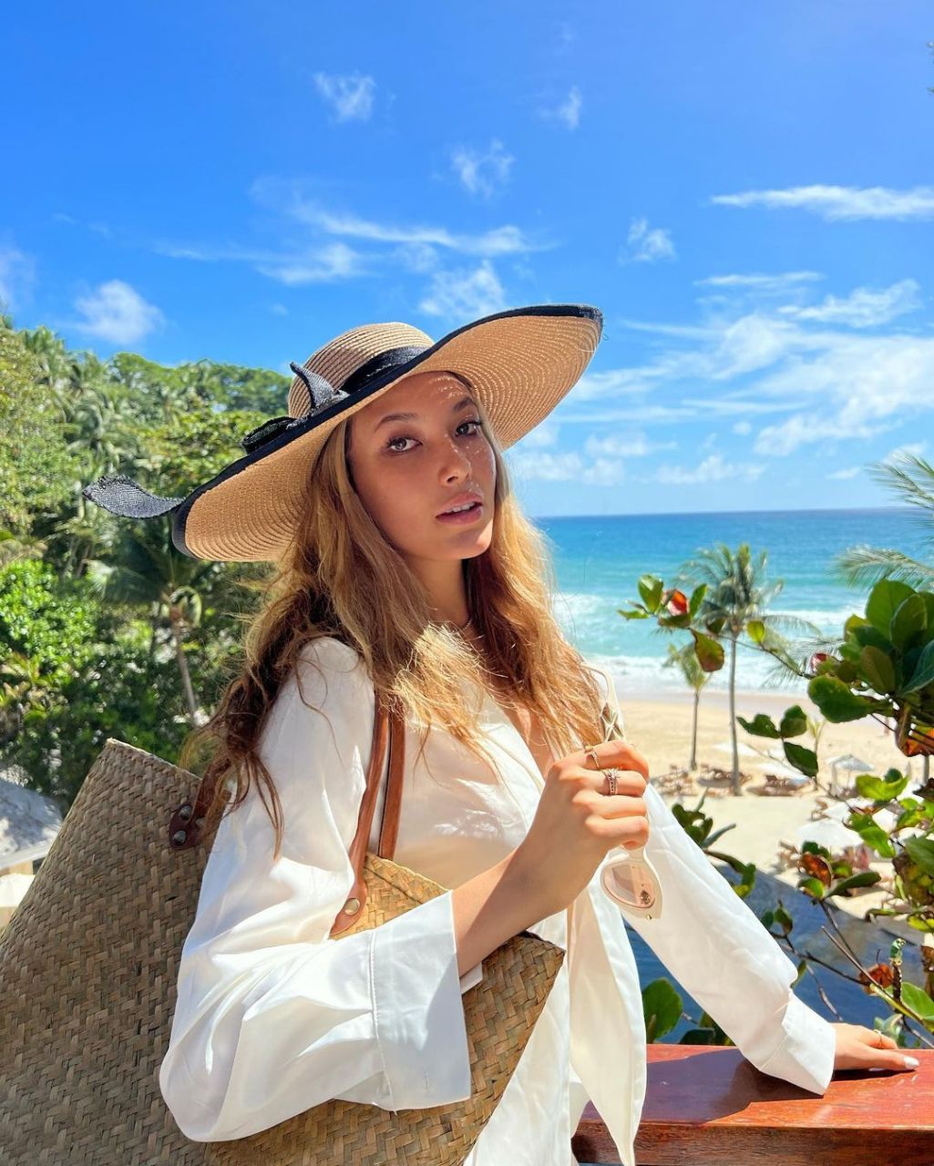 [赞啊]#谷爱凌海滩照太美了#  [照相机]青蛙公主爱凌 社媒po出海滩美