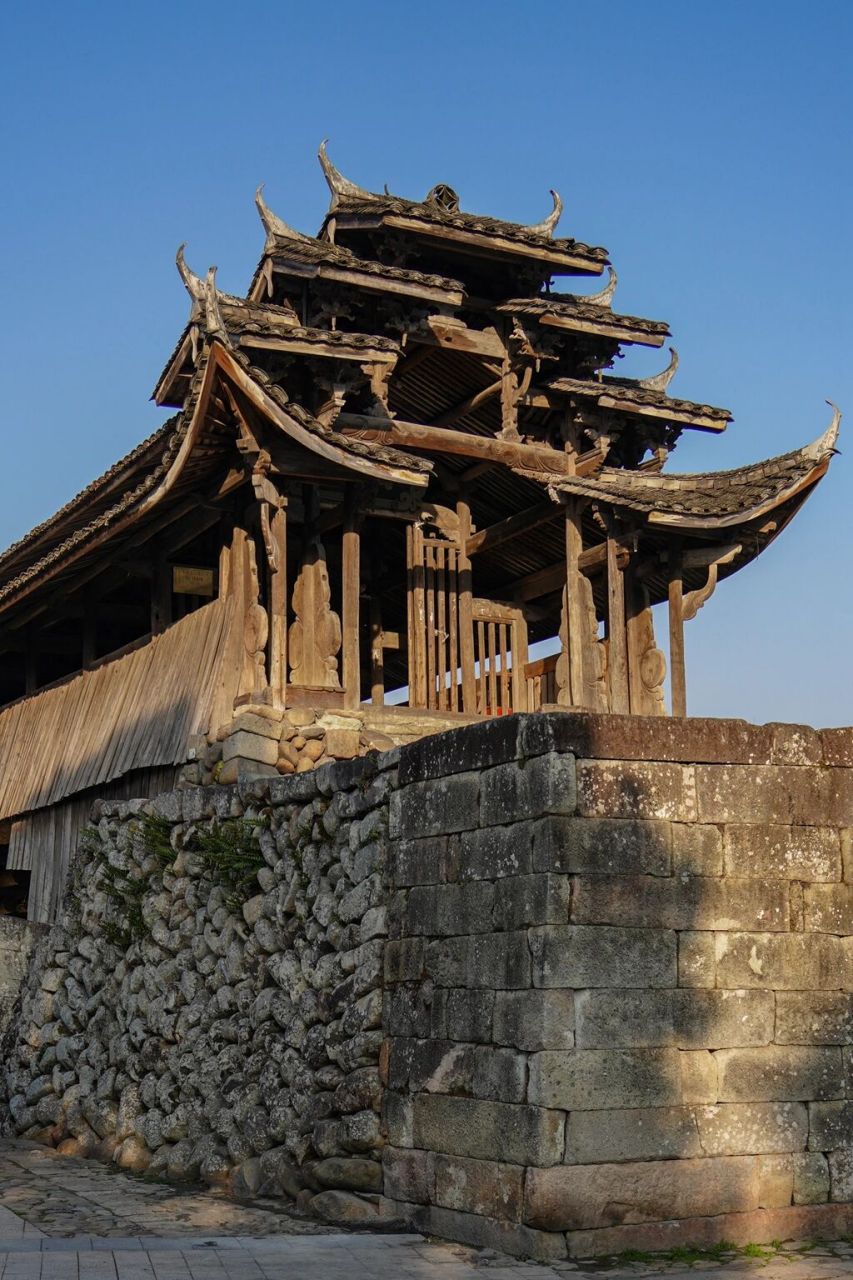 魅力中国 | 历久弥新的永和廊桥 浙江省龙泉市安仁镇西溪之上,横卧着