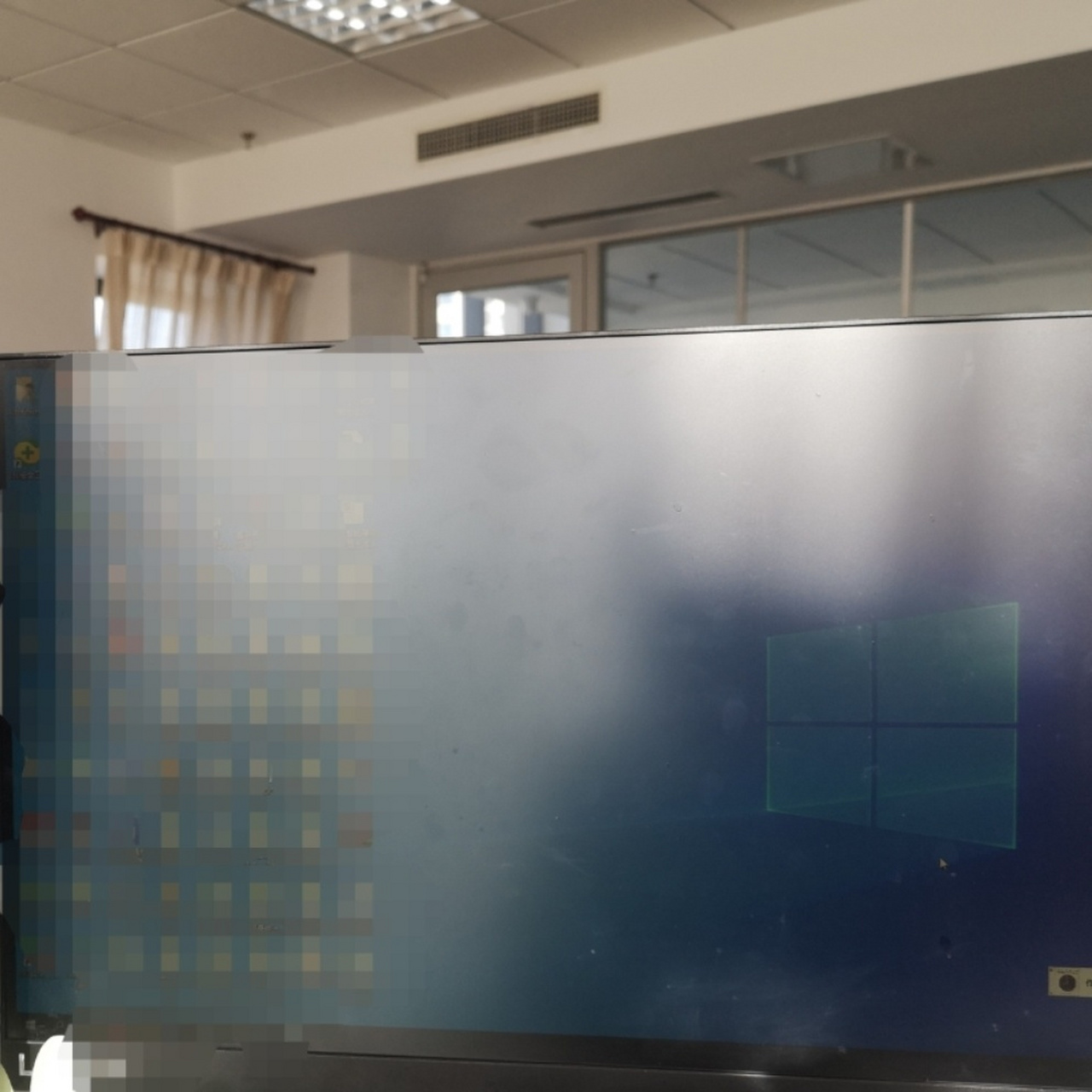 解决电脑屏幕强反光的办法 小们,大家有没有同样困扰的?