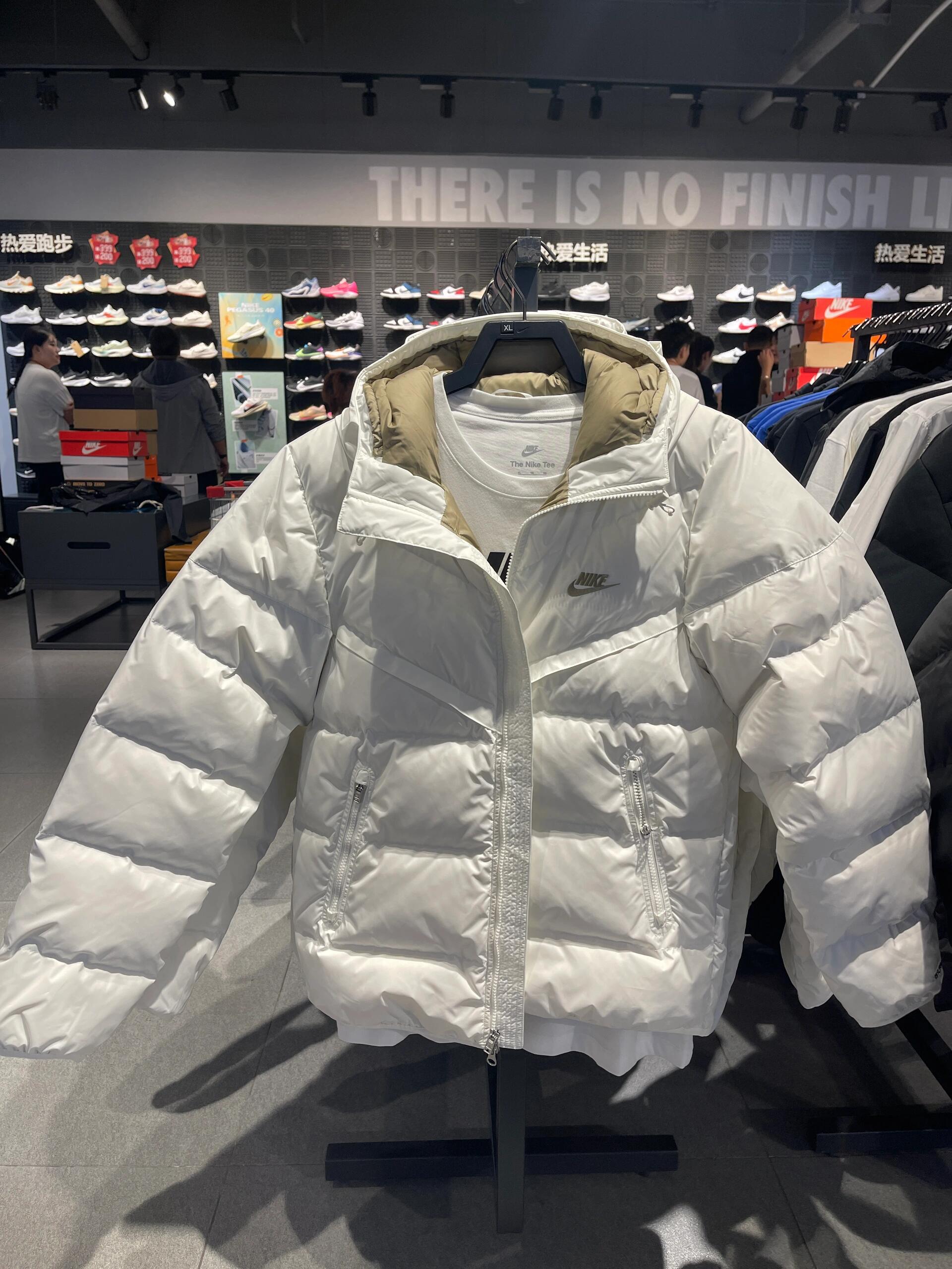 耐克-羽绒服(男子9699) 男子羽绒服,填充物是鸭绒哦,含绒量是197