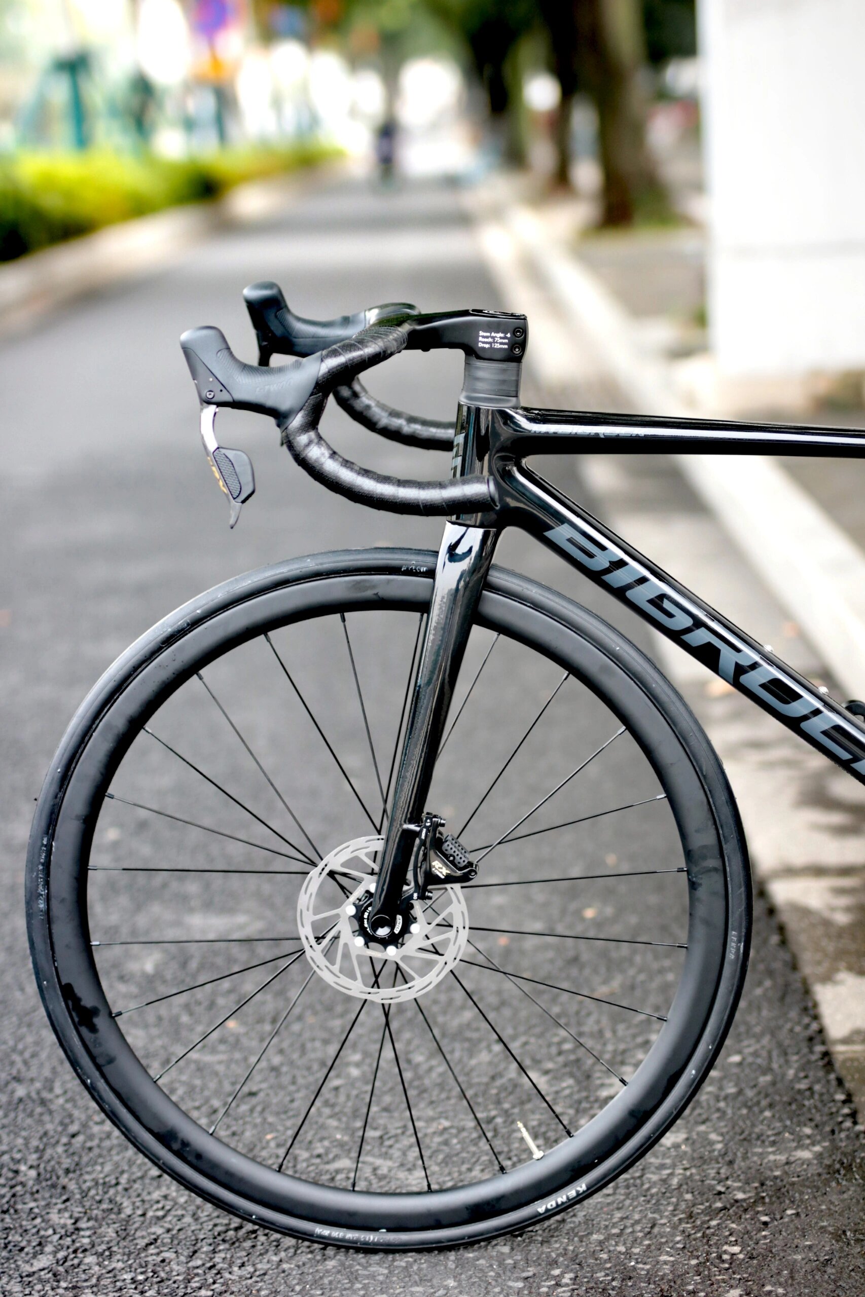 全国产电子变速超轻公路车