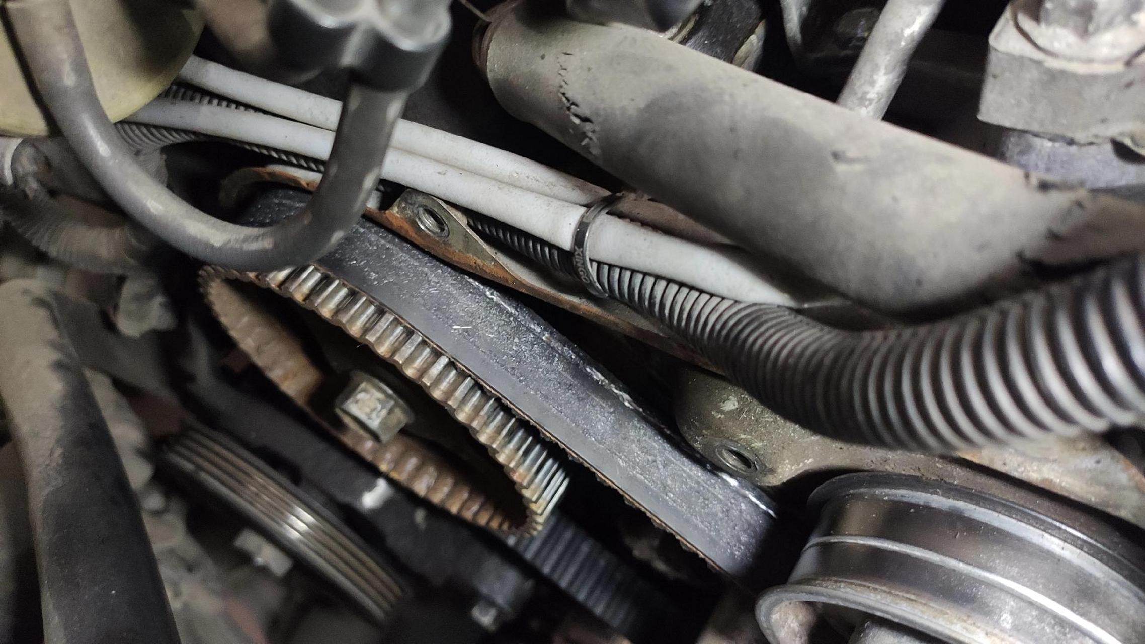 修车细节很重要 三菱6b31 发动机,加速无力,异响 检查正时皮带没装好