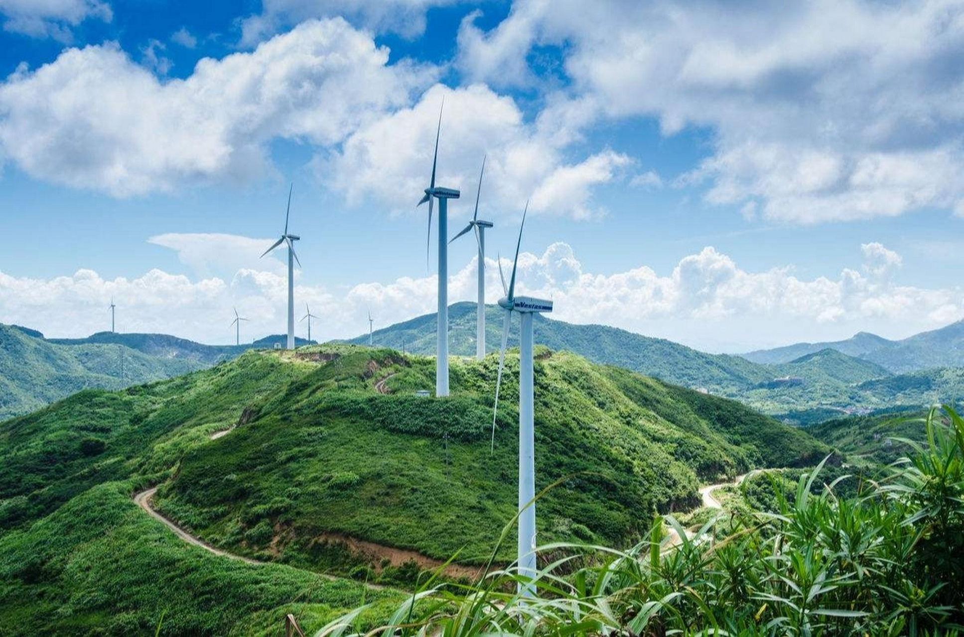 宁波最美风车公路:这条距离宁波城区最近的公路,在鄞州横溪白岩山