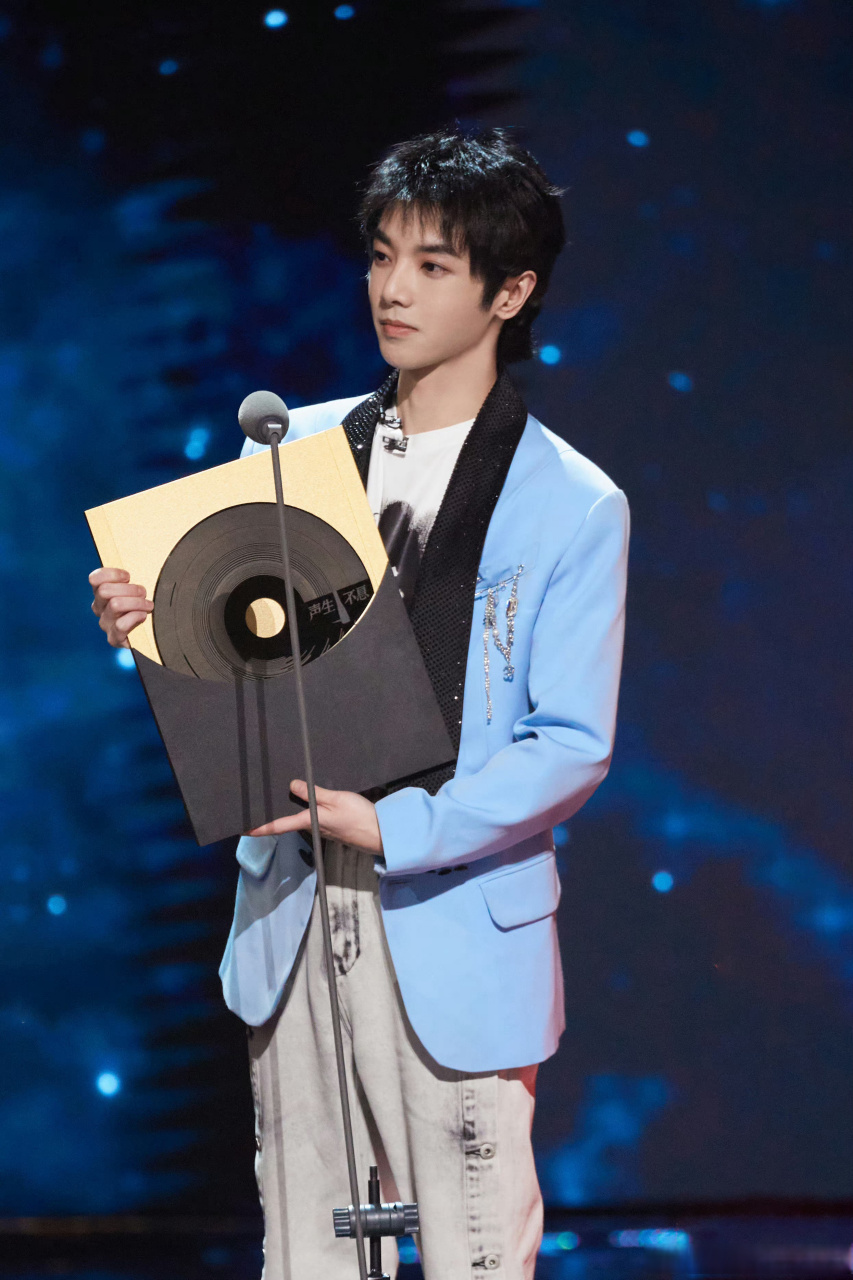 华晨宇声生不息宝岛季# 今日收看!