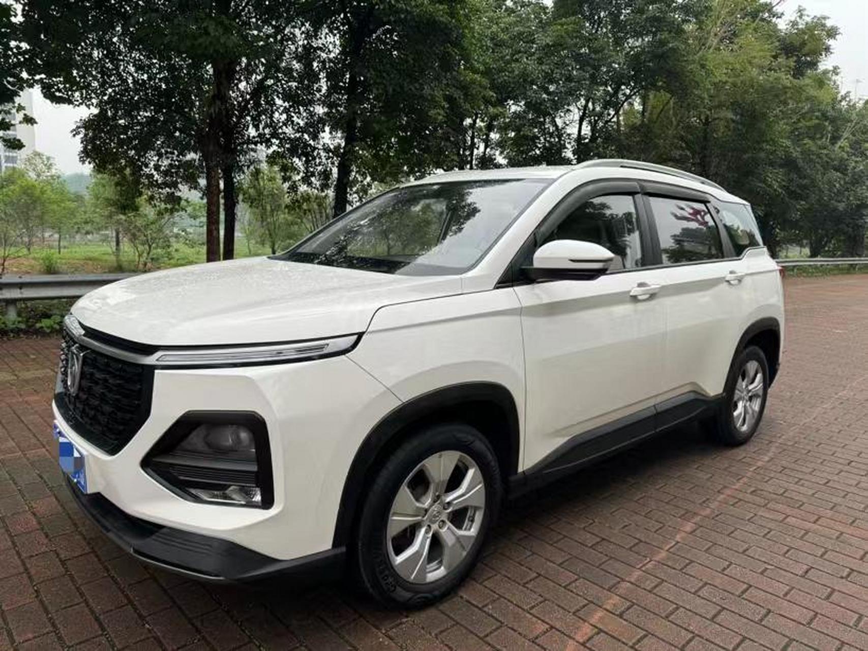 2020宝骏530手动豪华版,七座,1.5t排量,6速变速箱,3.