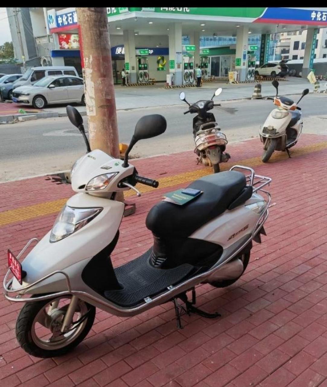 刚到二手精品,2024年3月3日,五羊本田优悦110踏板摩托车,九九成新