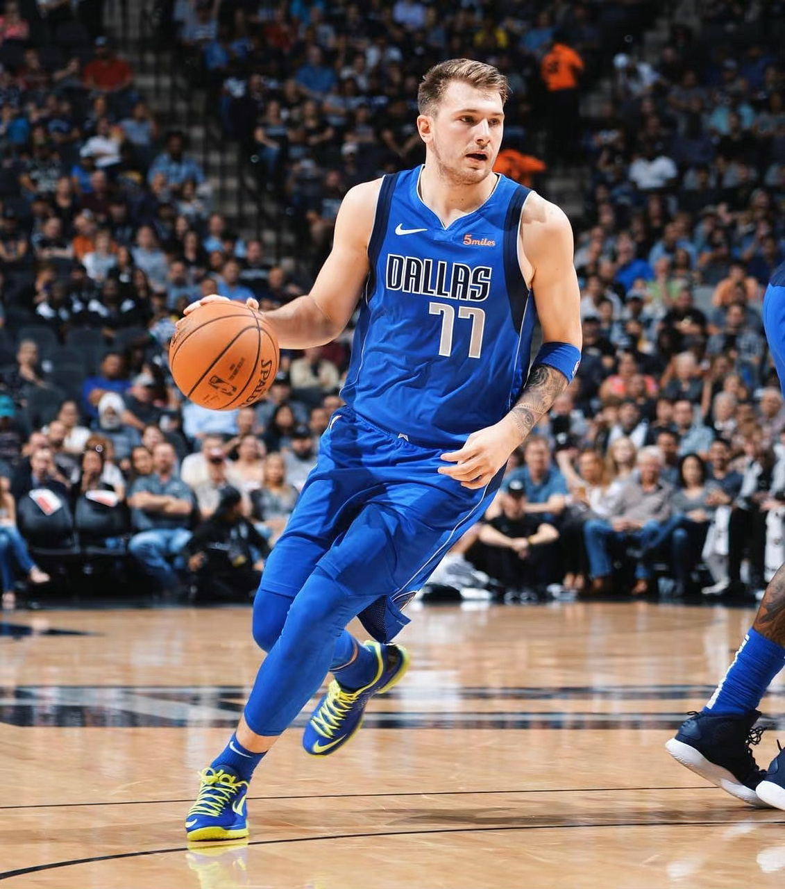 东契奇上脚kd 5 elite 新秀瘦77