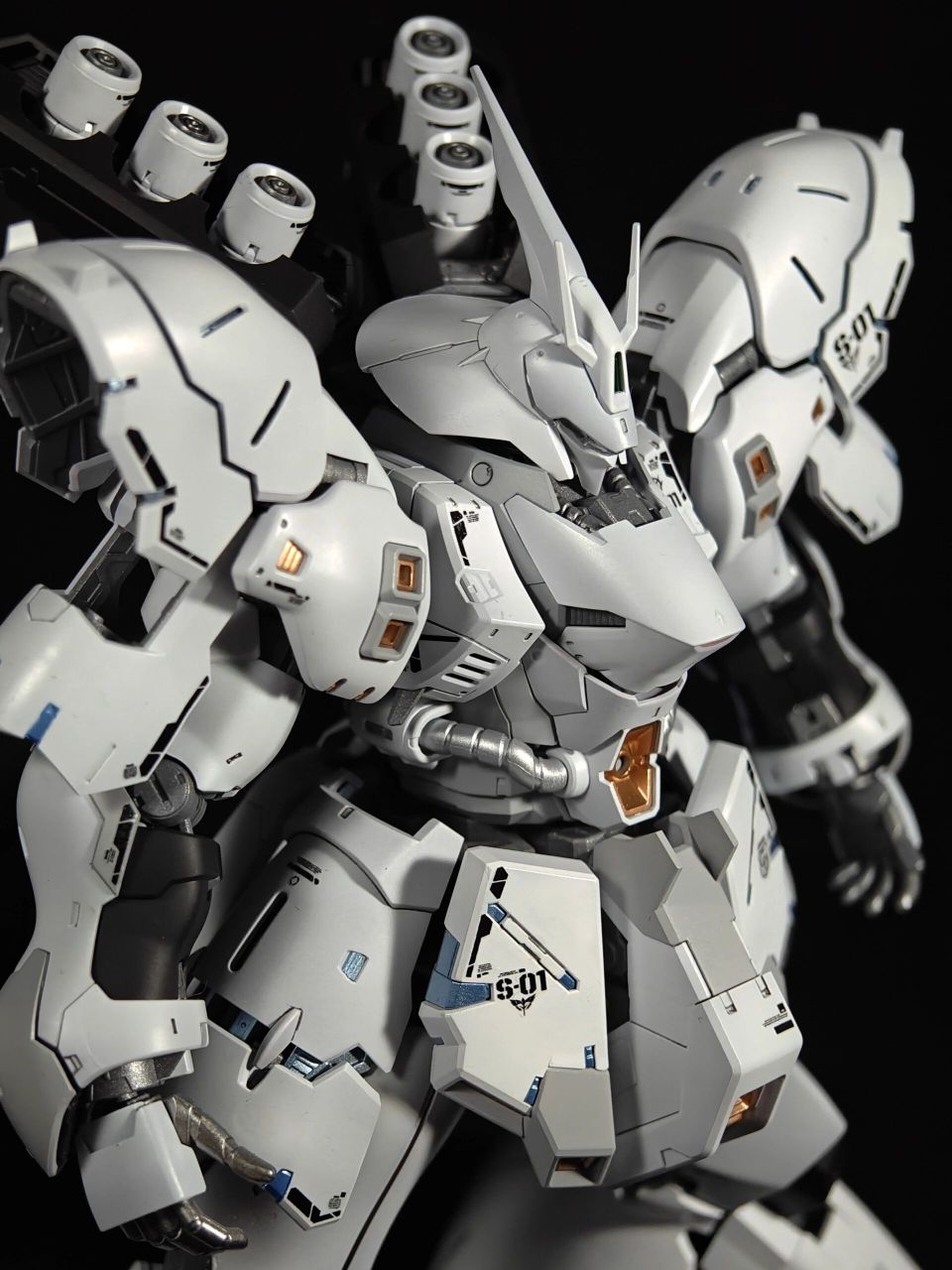 果真大家都是白毛控啊 接到一个rg沙扎比的单子本来想终于不用搞白色