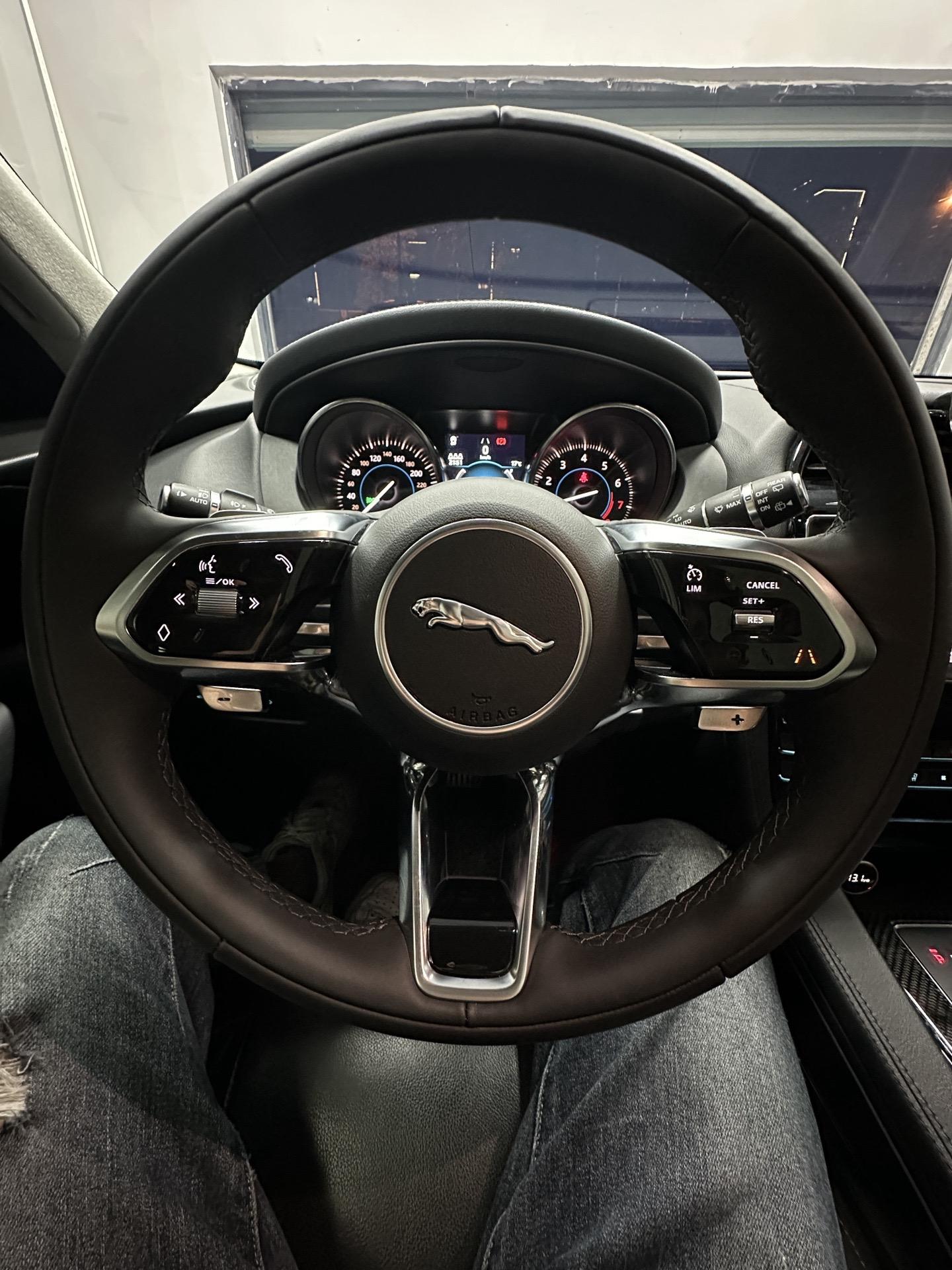 19捷豹f- pace 改新款方向盘 功能完美 换个盘子换个心情