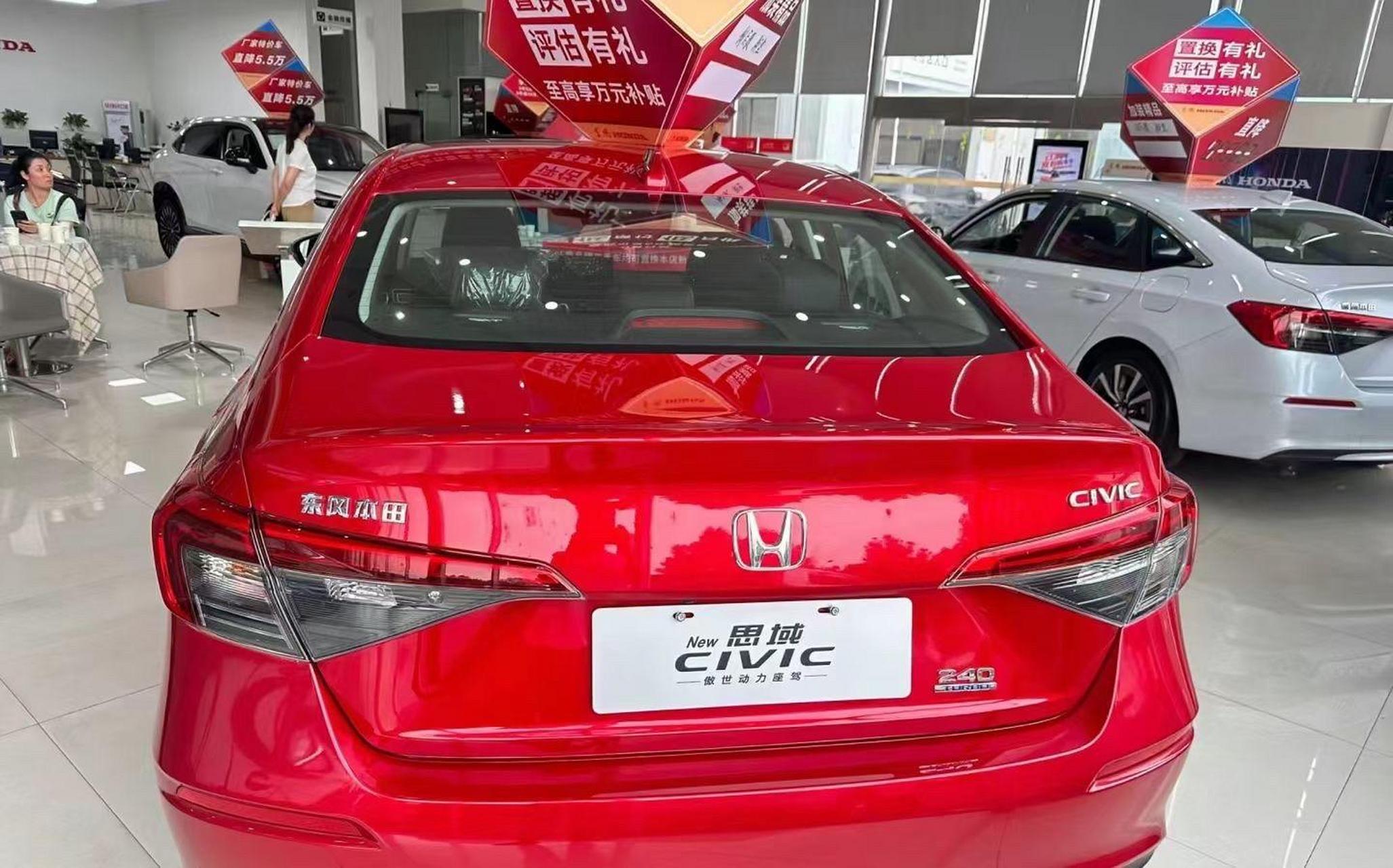 落地12个多啊,1万首付提车本田思域  低首付购车 红色思域