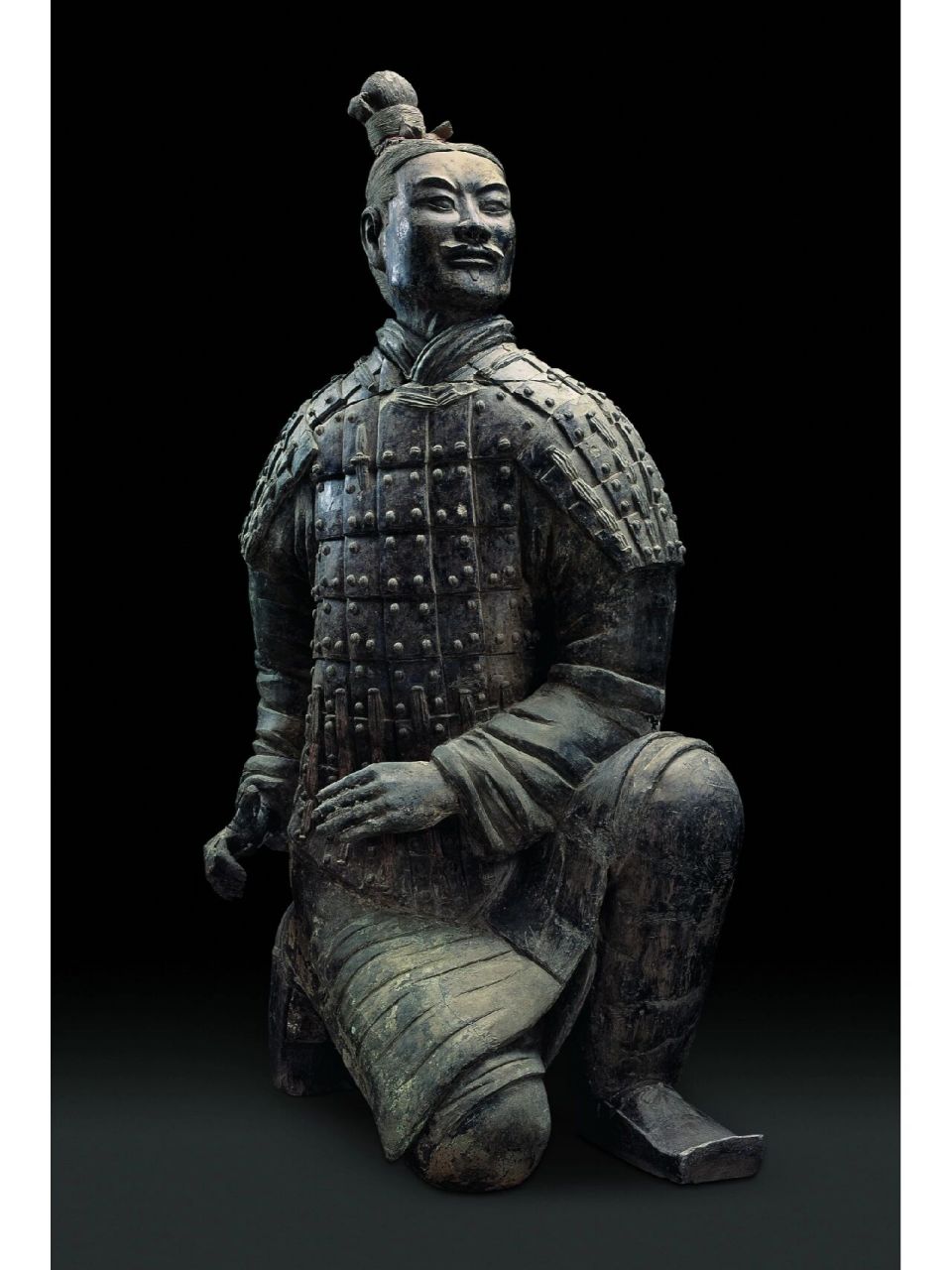 47 秦帝陵跪射武士俑 作为秦始皇陵拿出的首件国宝,跪射武士俑拥有