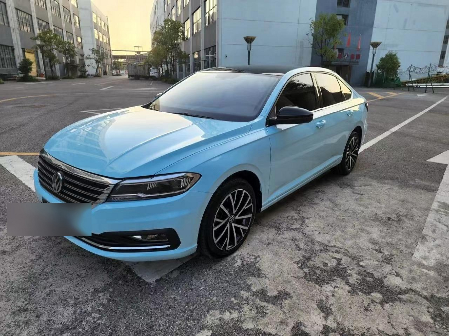 给大家分享一下国名神车大众朗逸最近热门的六款改色膜  还不快收藏