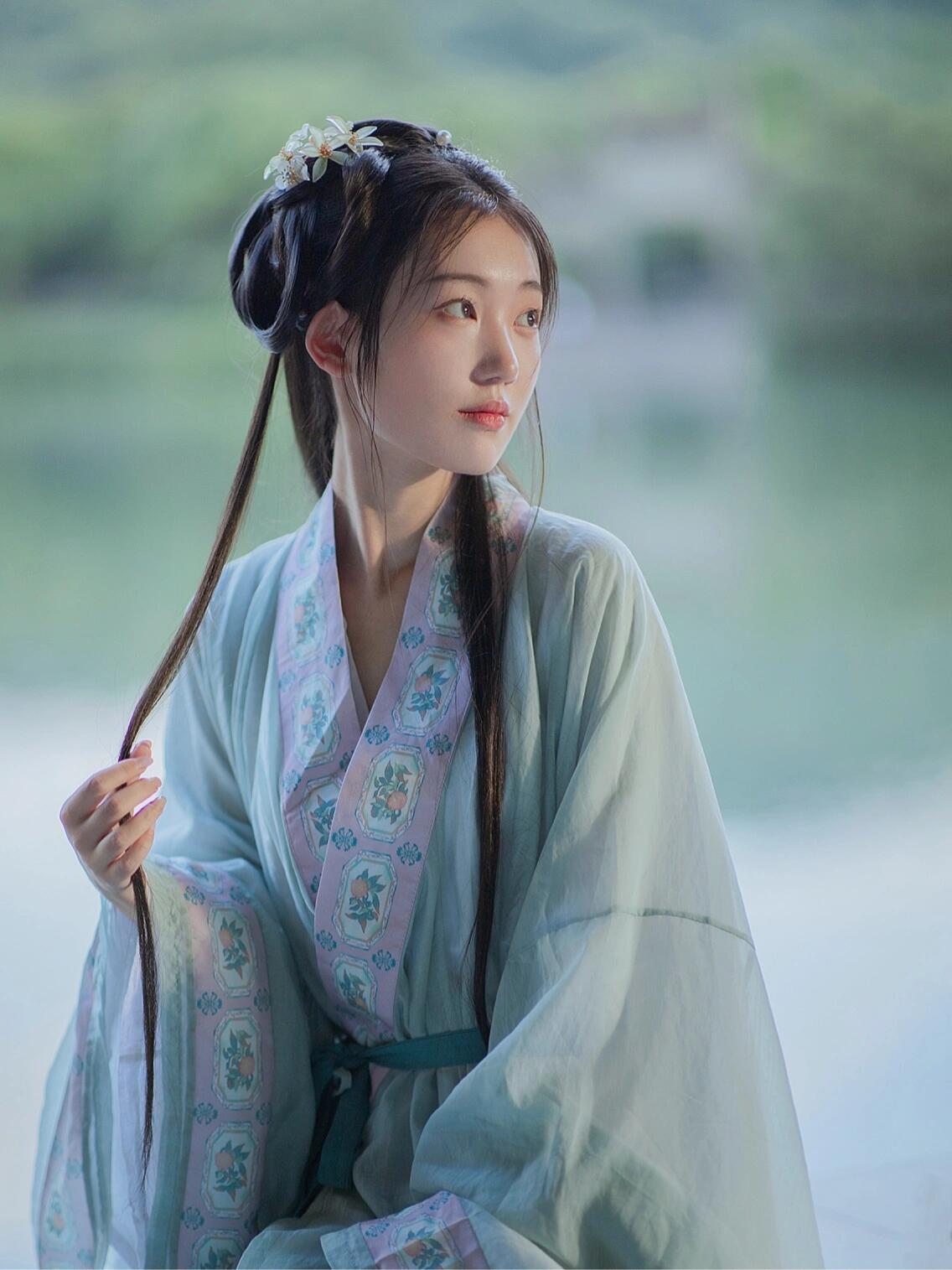 淡烟流水画屏幽|诗词里婉约清冷的江南女子 栋栋约我拍的一组汉服写真