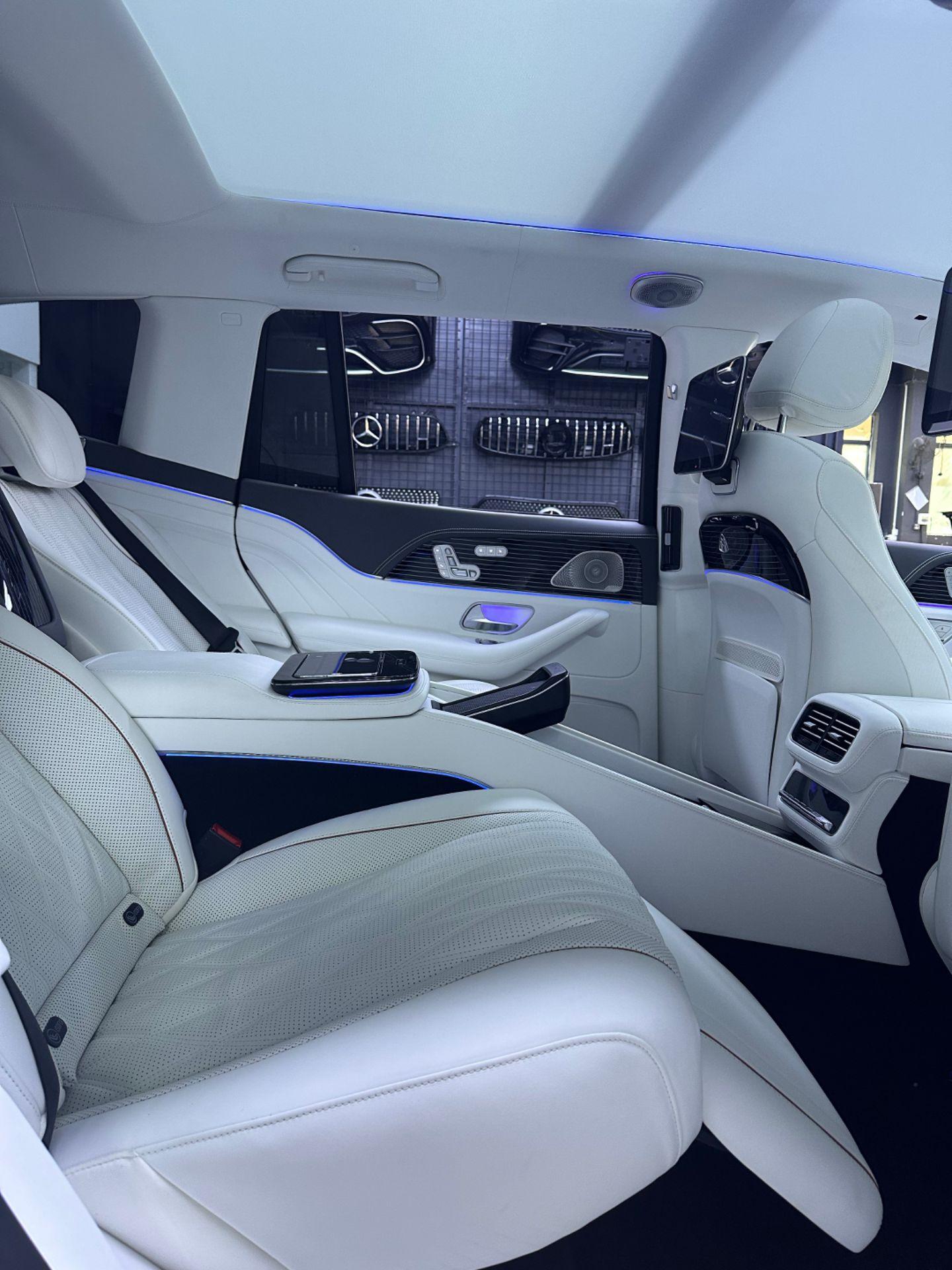 迈巴赫真丝白配珠光银灰 迈巴赫外观套件 迈巴赫四座内饰