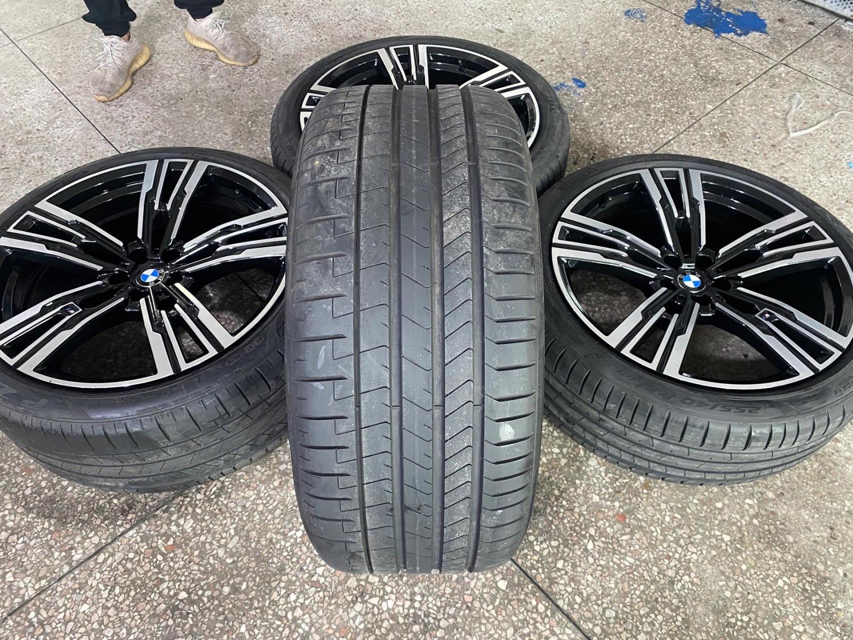 21寸新款宝马7系原厂轮毂 带255 40 21,285 35 21倍耐力防爆胎 一套四