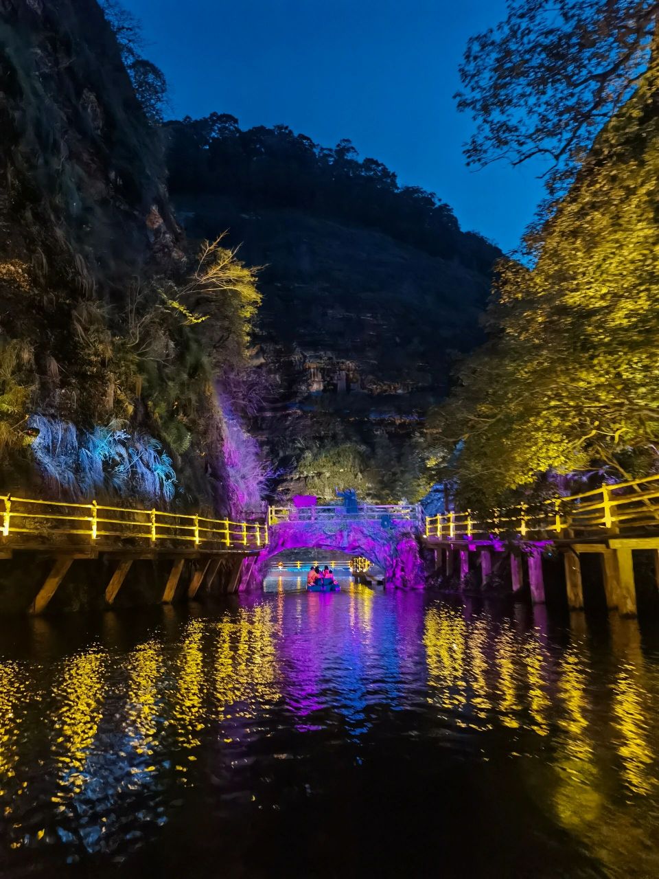 夜游九龙潭,探索夜晚的神秘之美  夜游九龙潭的旅游攻略!