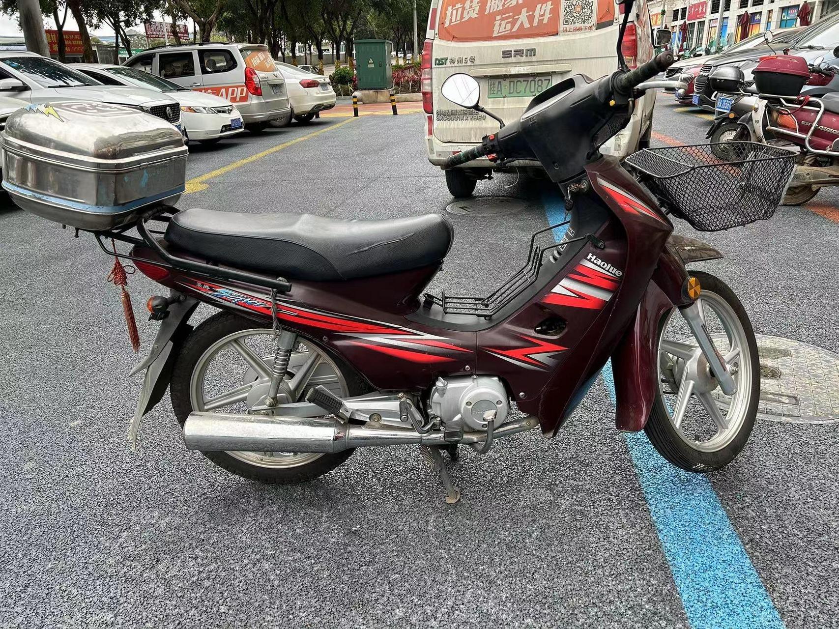 豪爵110c摩托车全原装功能全部正常完美今天价格只要1380元