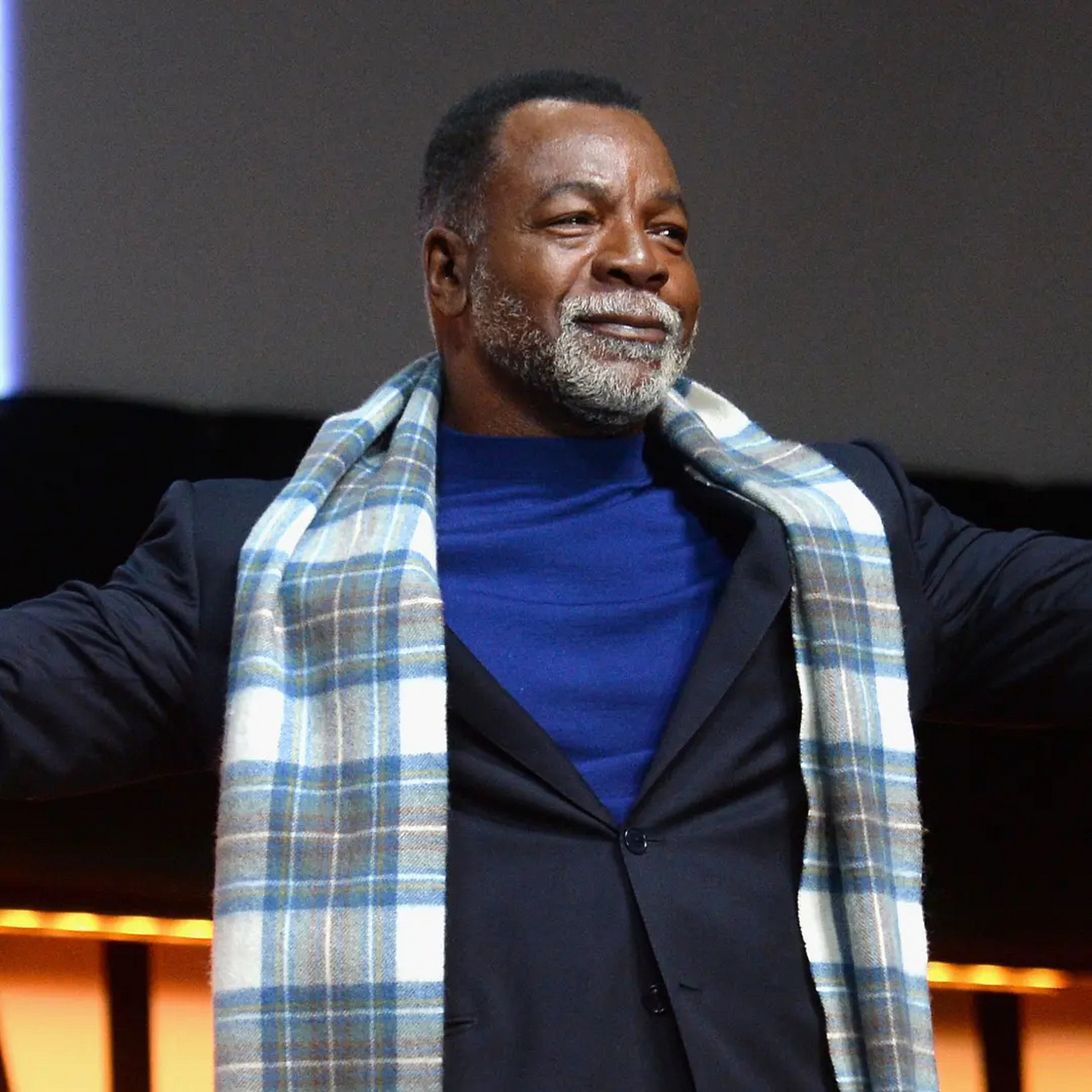 演员卡尔韦瑟斯去世# 演员卡尔·韦瑟斯于2月1日在睡梦中安详去世