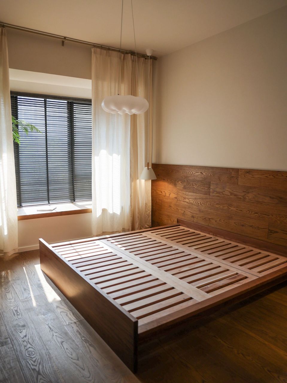 干货 96木地板上墙,半墙,做床头背景墙 这个效果让房间更有整体性