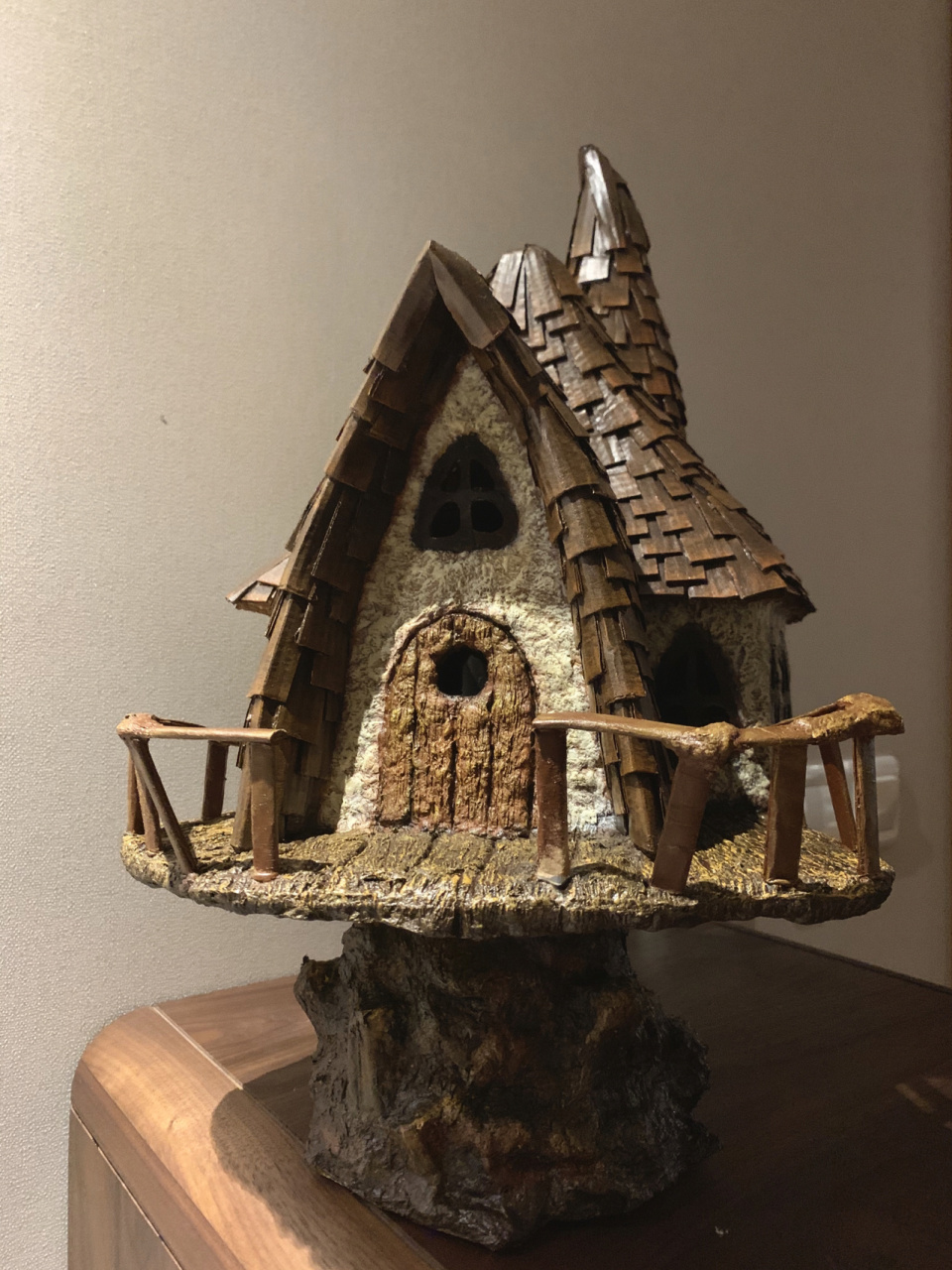 纸箱diy废物利用手工制作 精灵树屋 做做停停,用了一个多月终于做好了