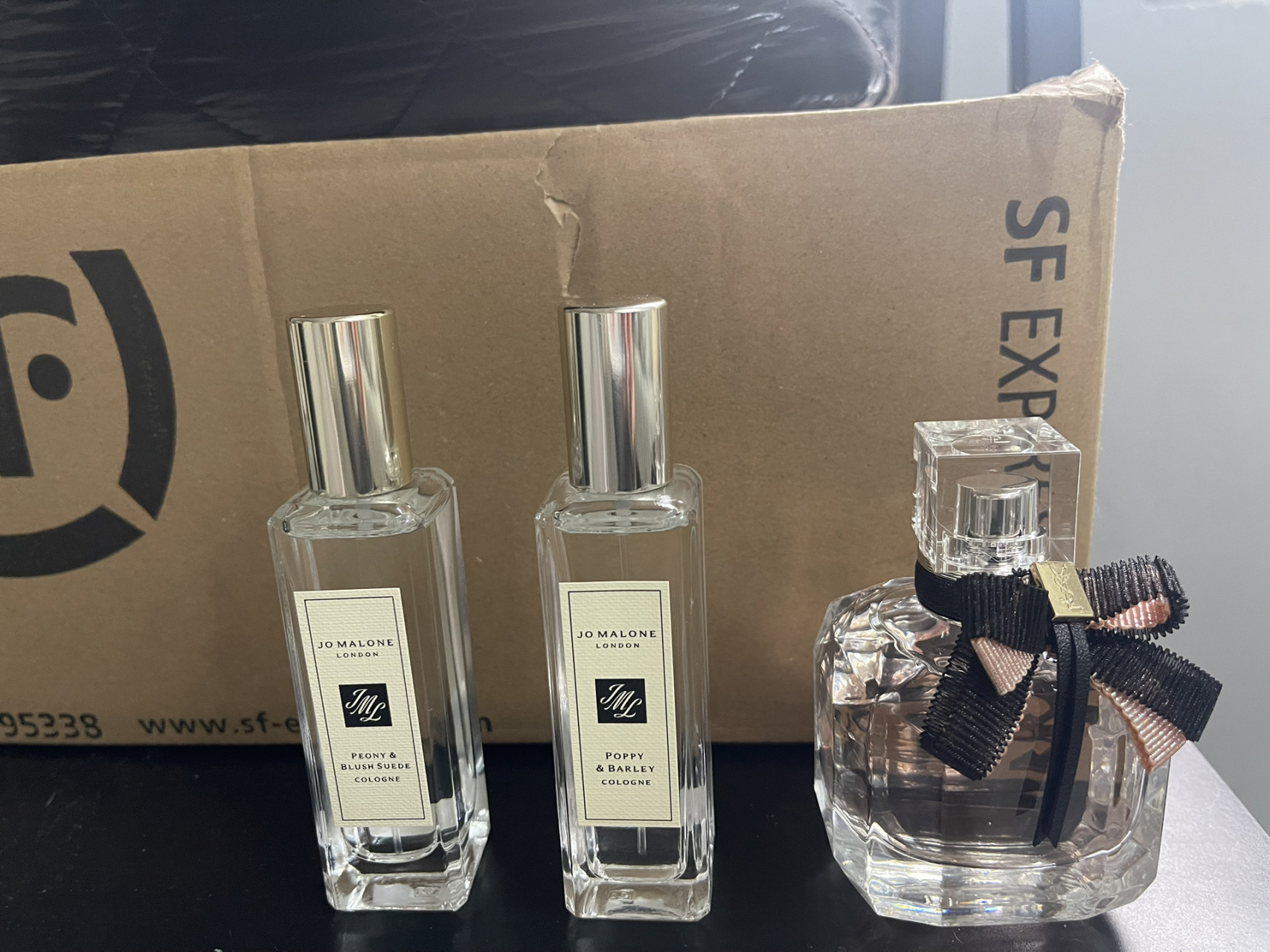 香水可以带上飞机吗 两瓶30ml 一瓶50ml可以携手带上吉祥航班的飞机吗