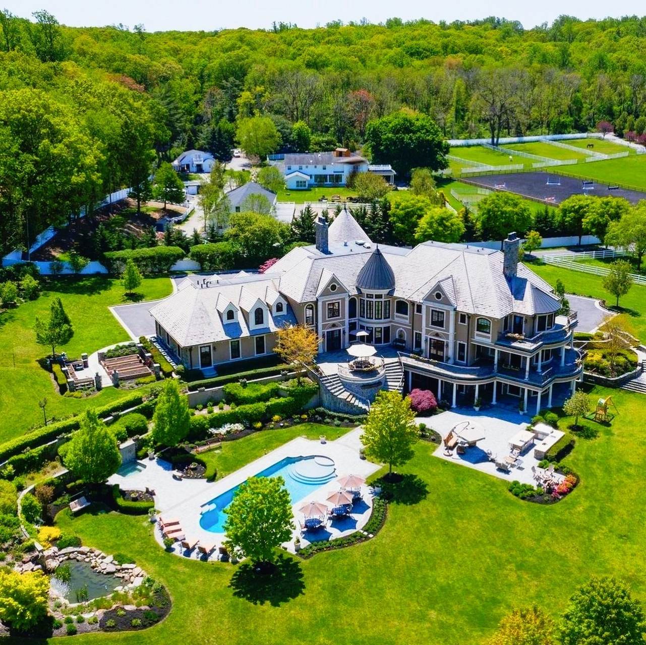 纽约金碧辉煌的顶级庄园 您会喜欢住在纽约这个14,500,000美元的马术