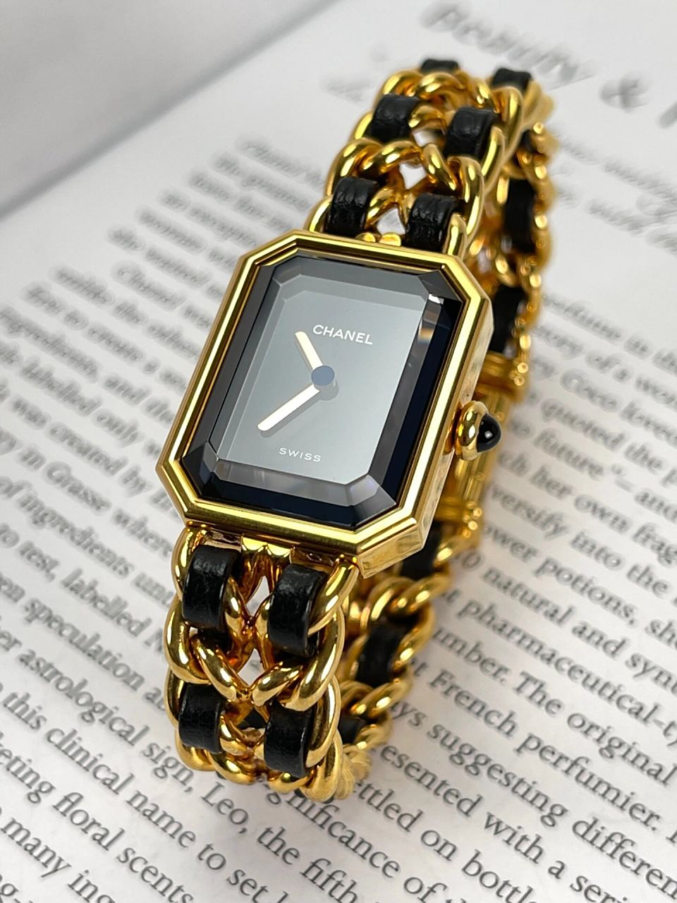 35岁依旧令人心动60chanel 1987年方糖手表 这款chanel premiere