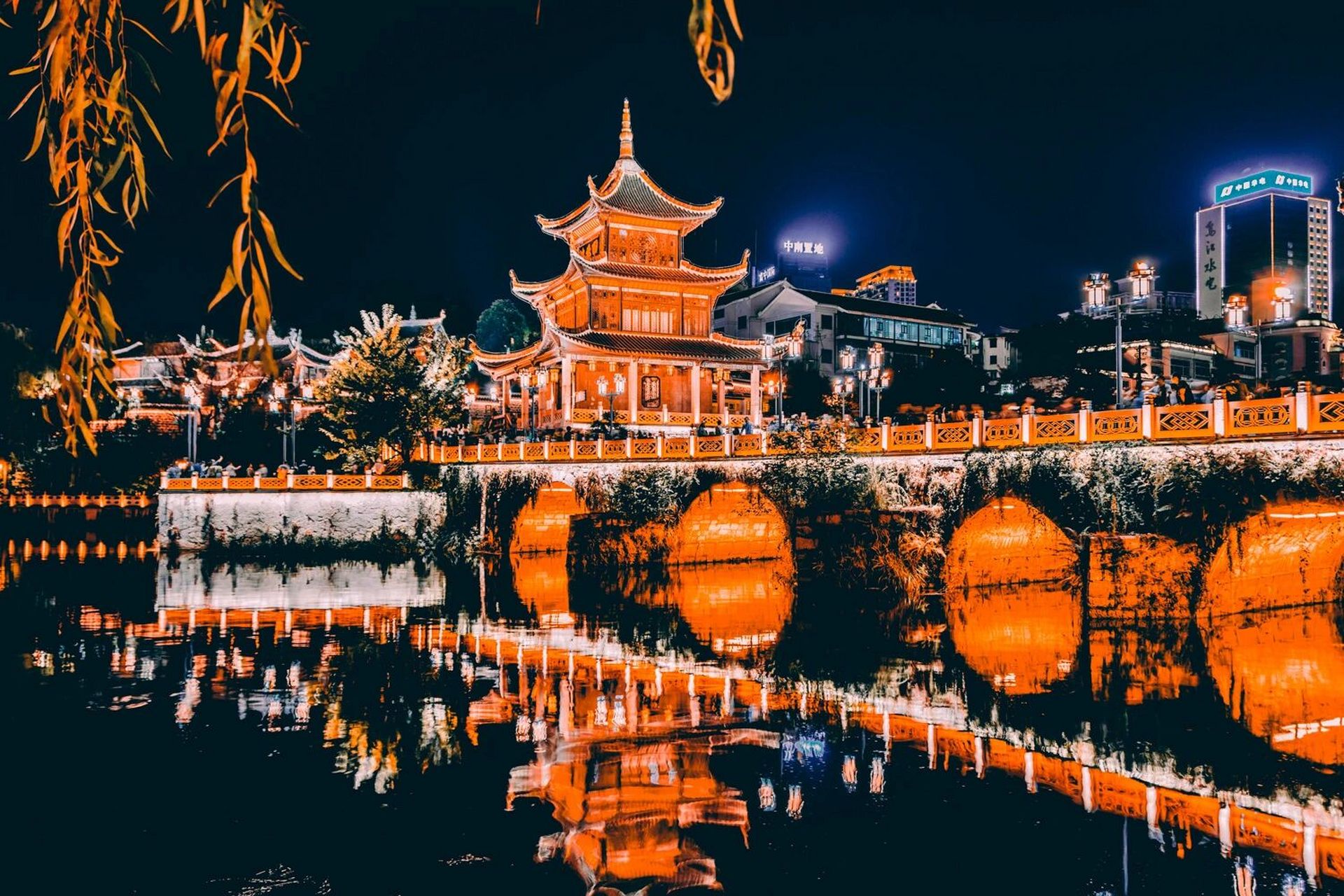 贵阳,一定要打卡的甲秀楼攻略来啦 景点介绍: 甲秀楼是国家aaa级旅游