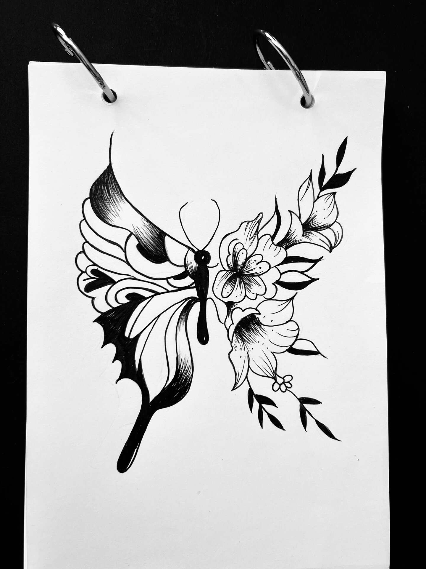 零基础黑白线条装饰画-蝴蝶03 每一只蝴蝶都是从前一朵花的灵魂回来