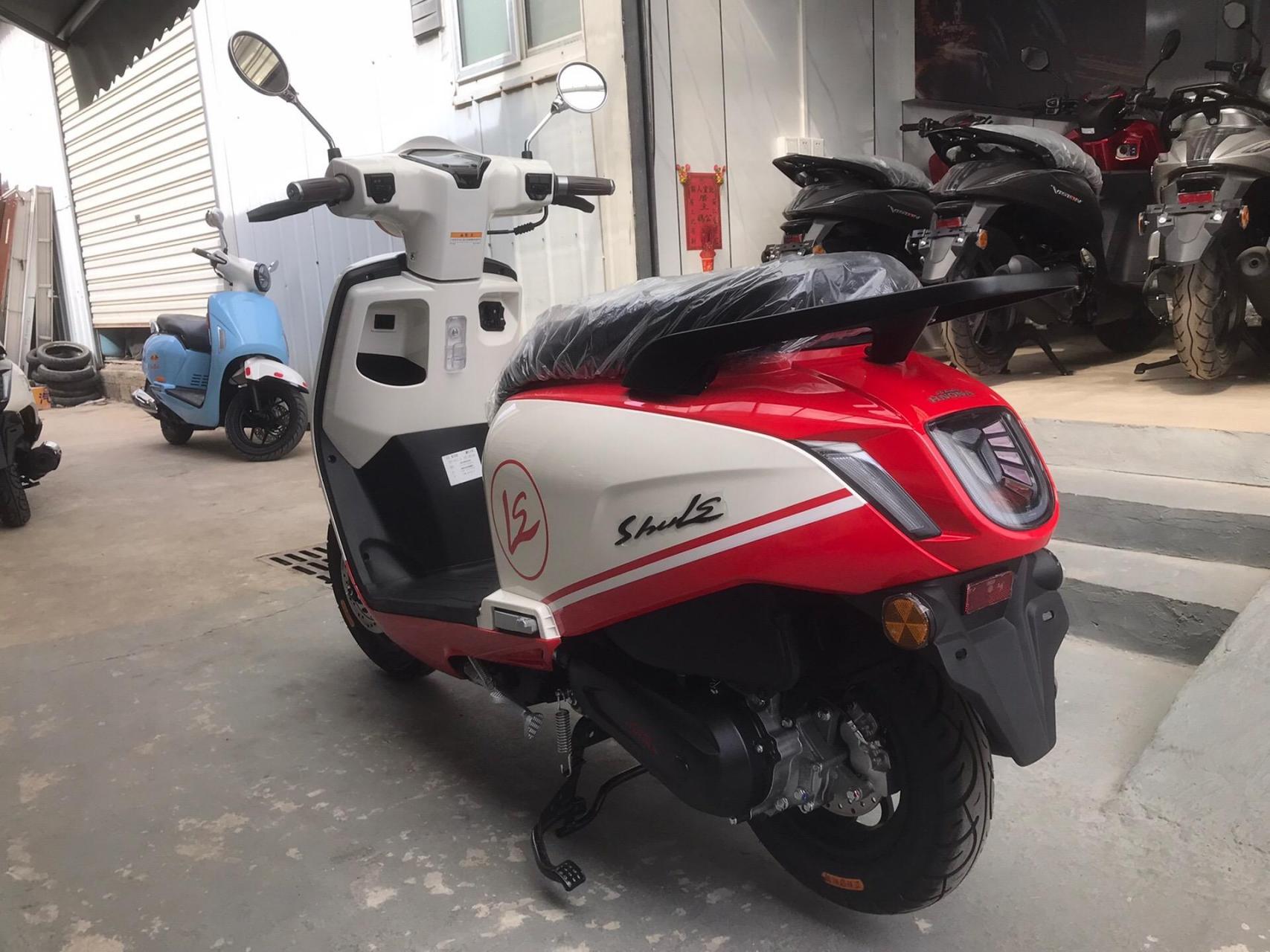 豪达125c龟仔,la红白色