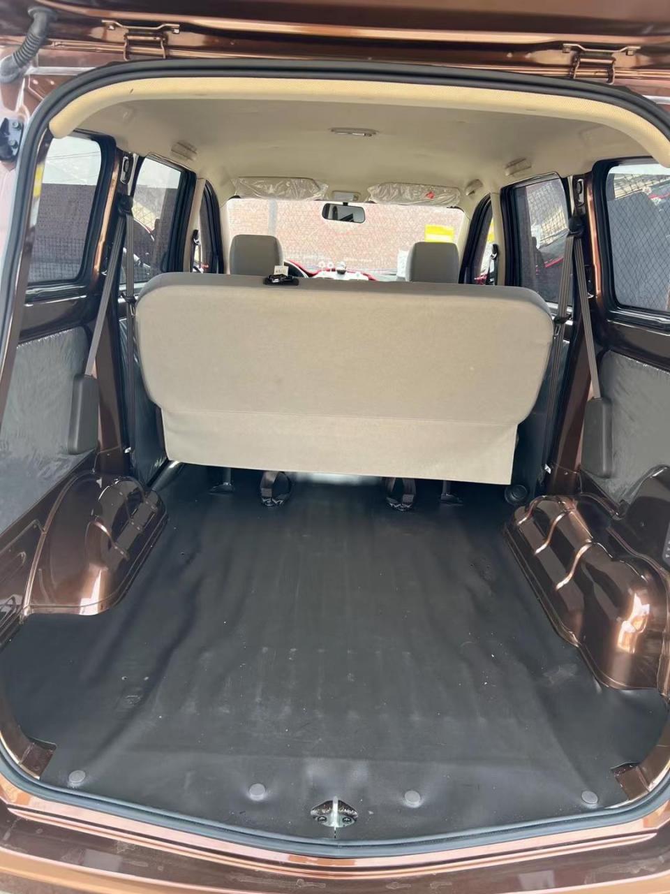 2023年9月上牌五菱宏光s,准新车,全车无划痕,原版原漆,仅仅行驶3000