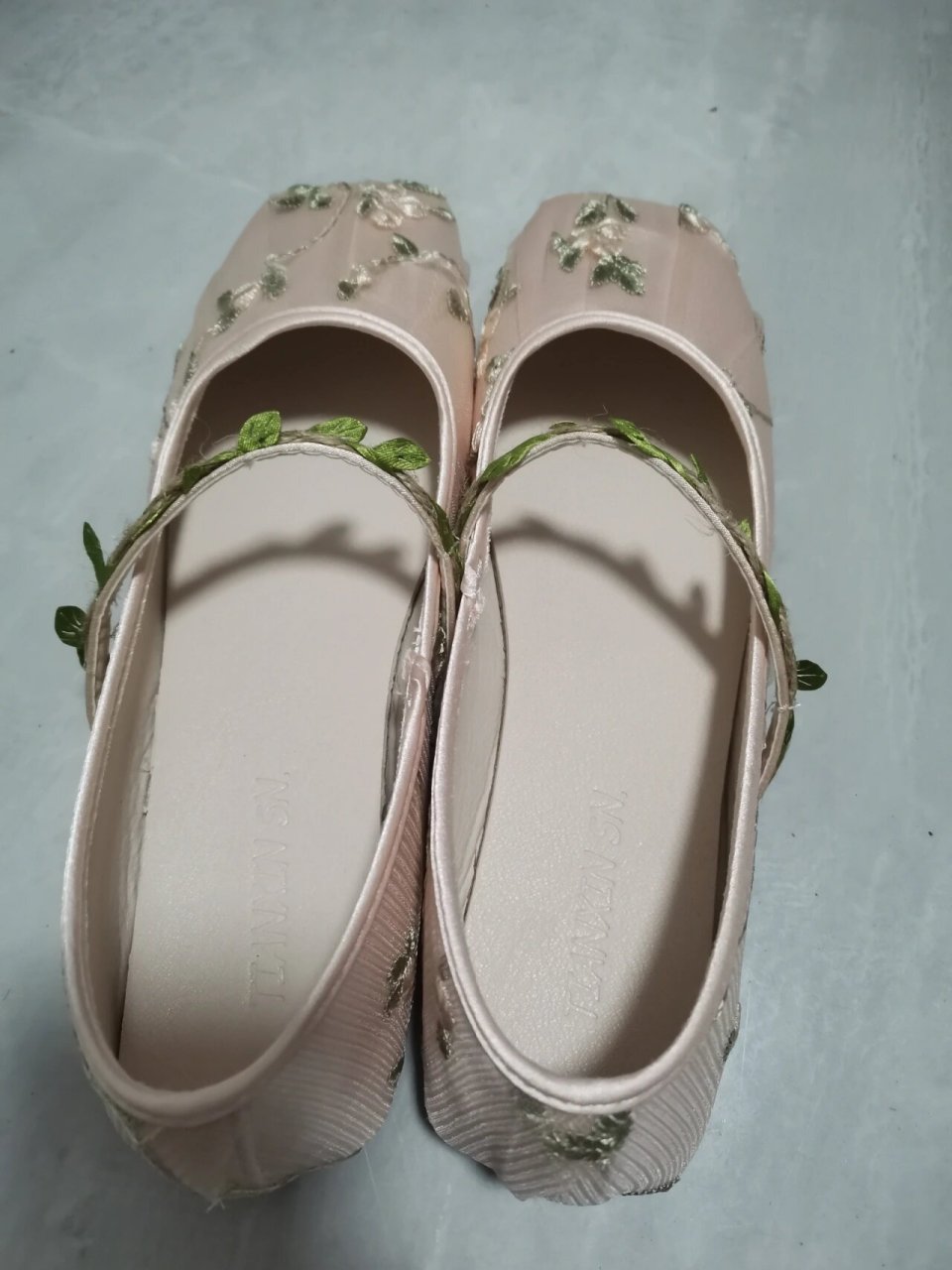 司藤本藤的绣花鞋,配旗袍超级好看,日常穿搭也是很好看的