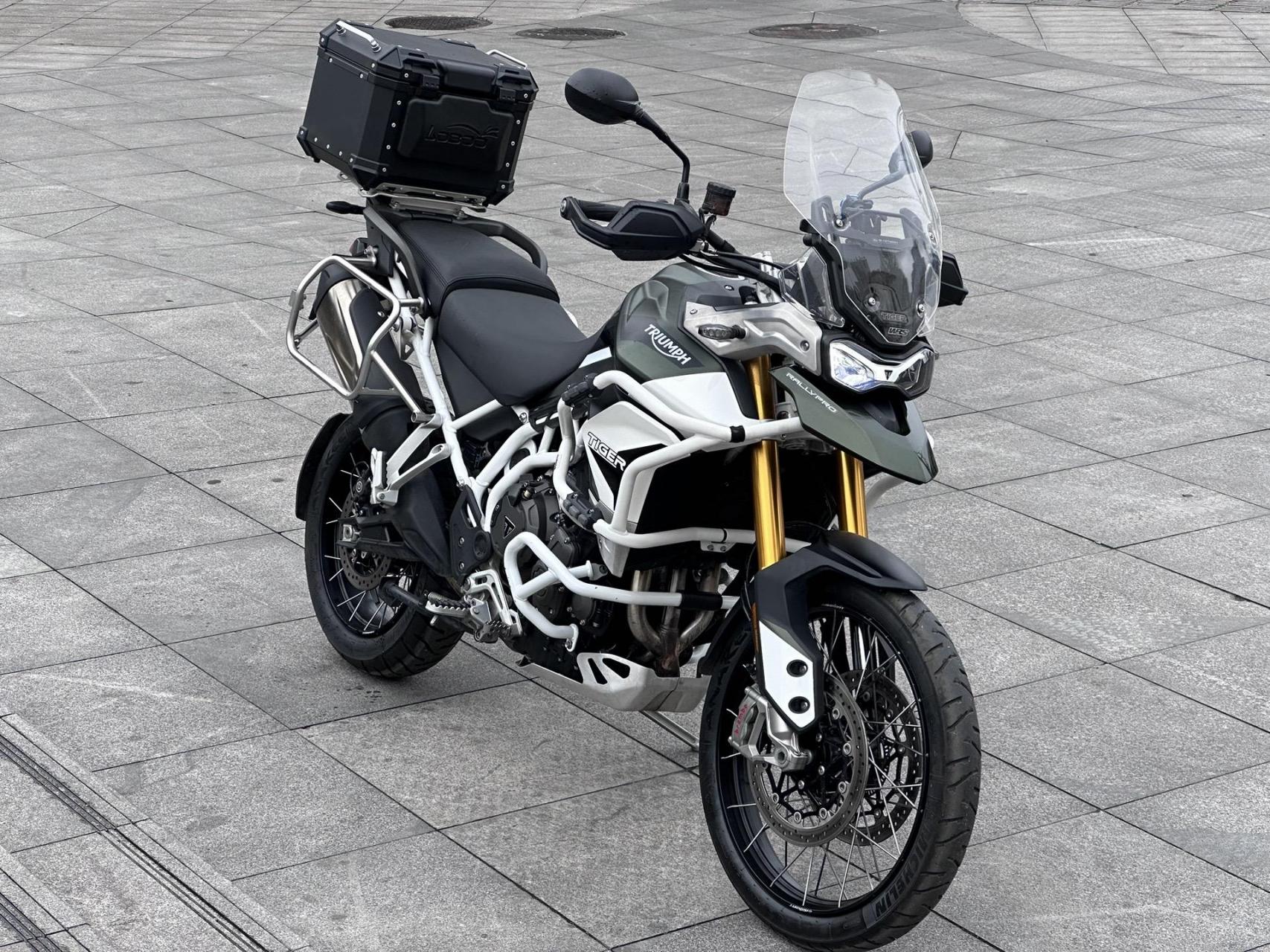 凯旋最好骑的拉力车,tiger900rally pro,22年5月出厂,同年8月上牌