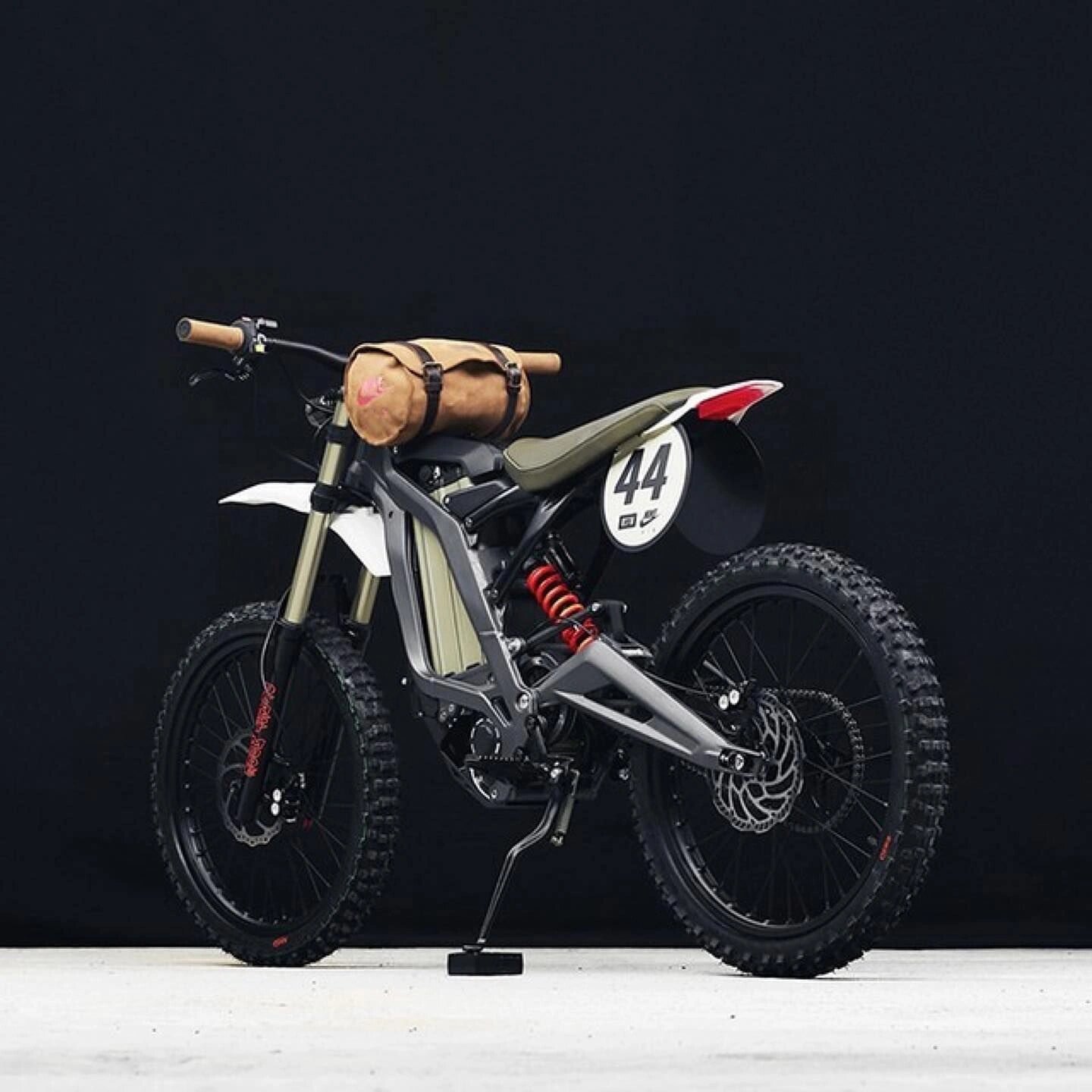 surron虬龙轻蜂x surron 虬龙轻蜂 上海轻蜂x 原厂48v  的电池 ,原装