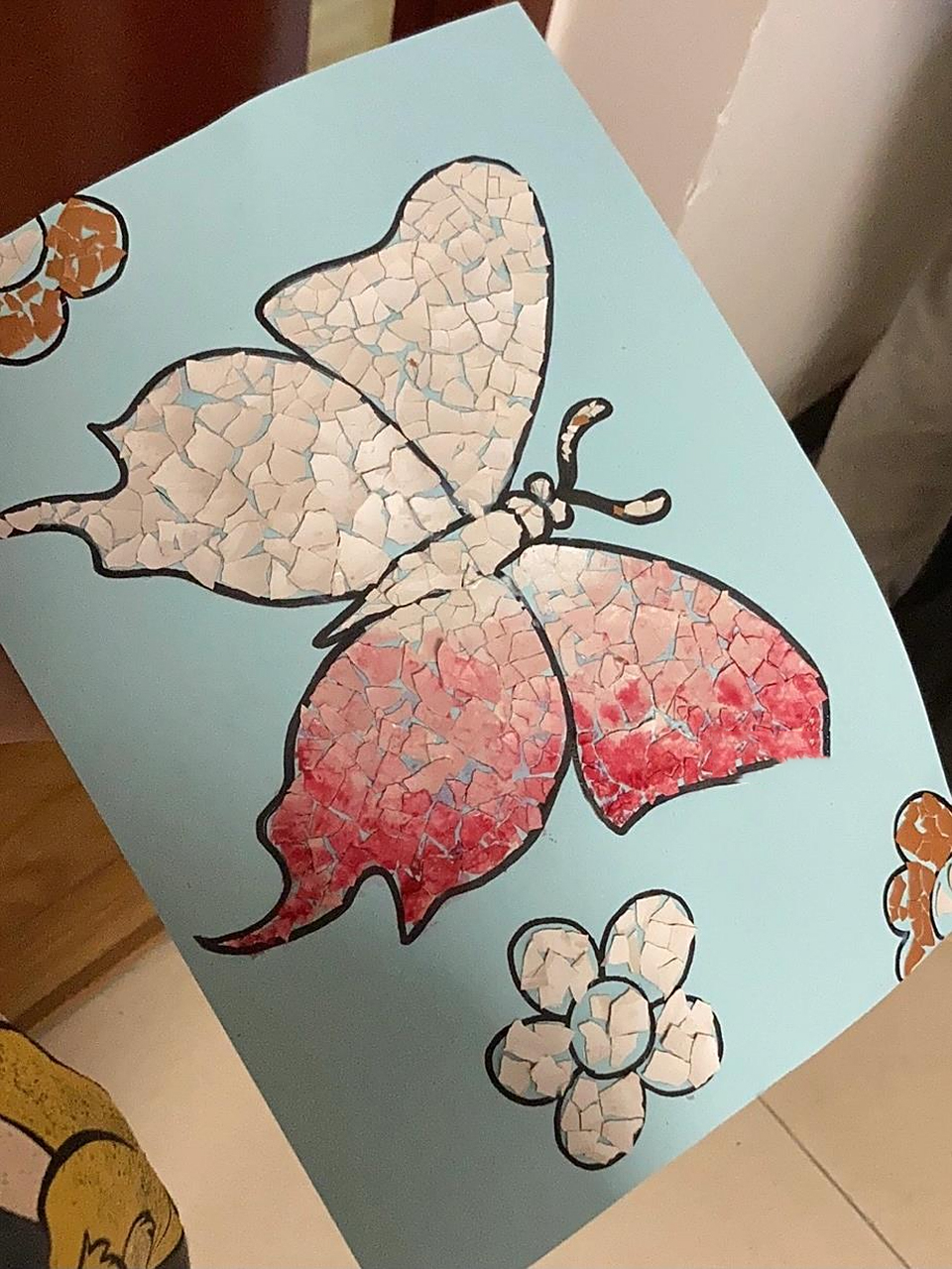 学前手工|蛋壳画 临摹了「姜江酱」的蝴蝶～其余部分自己东拼西凑哈哈