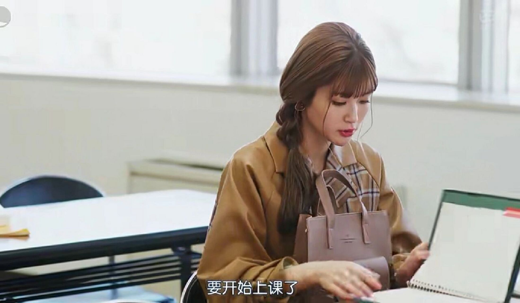 日剧|《说不出时尚》女主发型和穿搭 日剧《说不出时尚》是一个小短剧