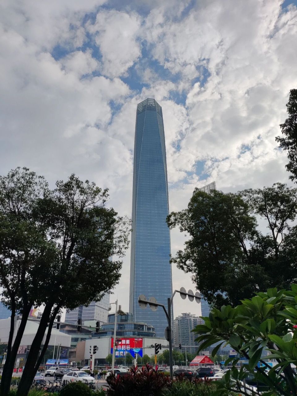 东莞第一高楼-国贸中心大厦 目前东莞的第一高楼-国贸中心大厦,塔楼t2