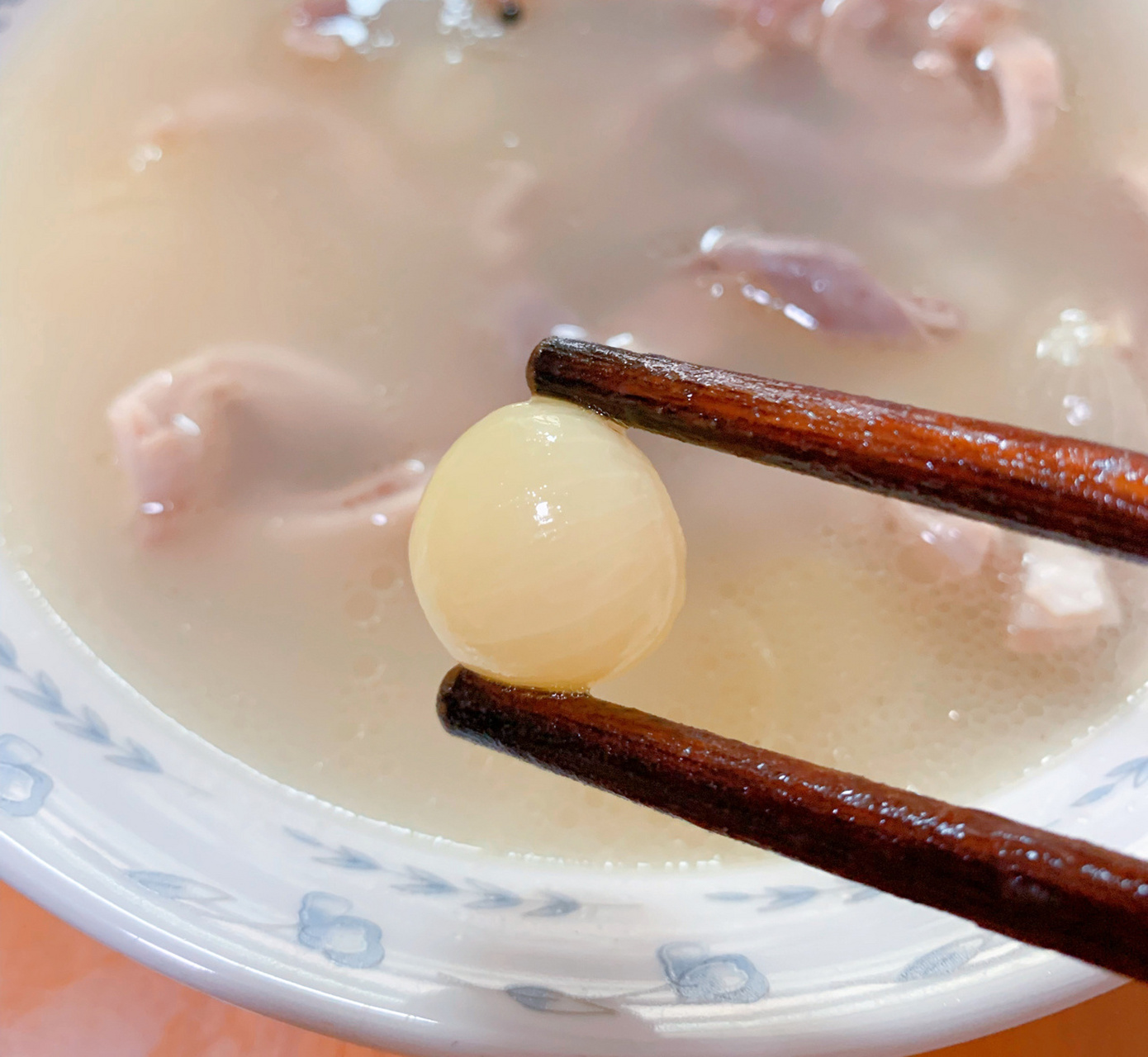 苦藠炖猪肚汤 昨天弄了一上午,苦藠炖猪肚终于成功了,去年去重庆觉得