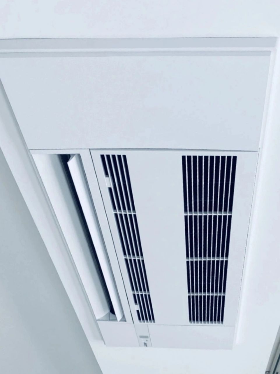 首先我们看看各品牌的厨房专用空调是不是能够解决油烟问题.